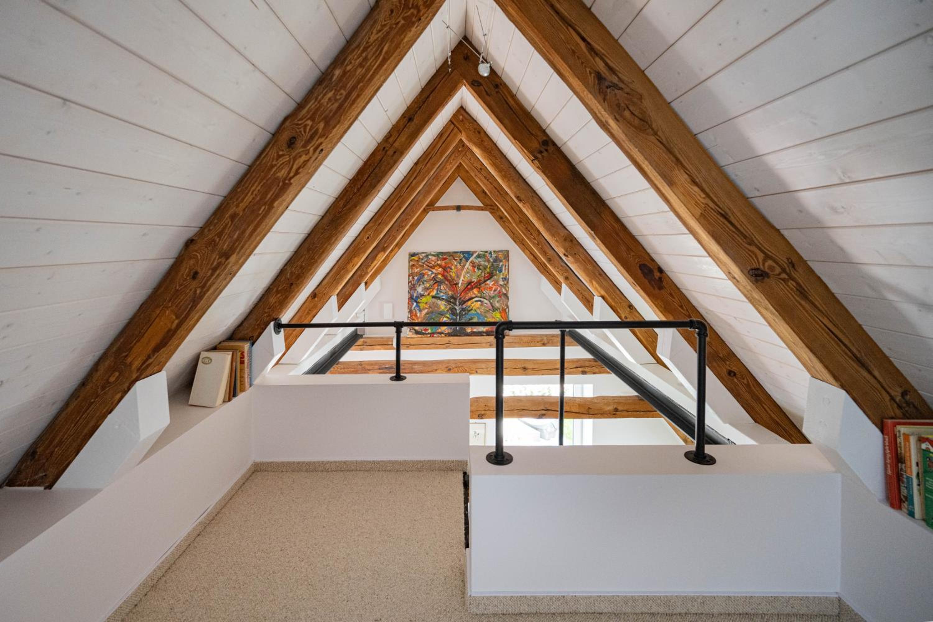 Traumhafte Ferienwohnung am Park, großer Balkon, voll ausgestattete Küche, Schreibtisch, WiFi, Smart TV, Carport, Wallbox, Fahrräder