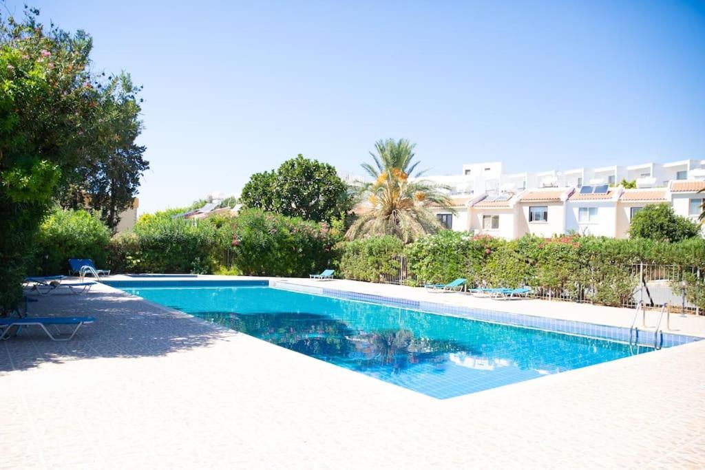 Venus Townhouse Near the Sea