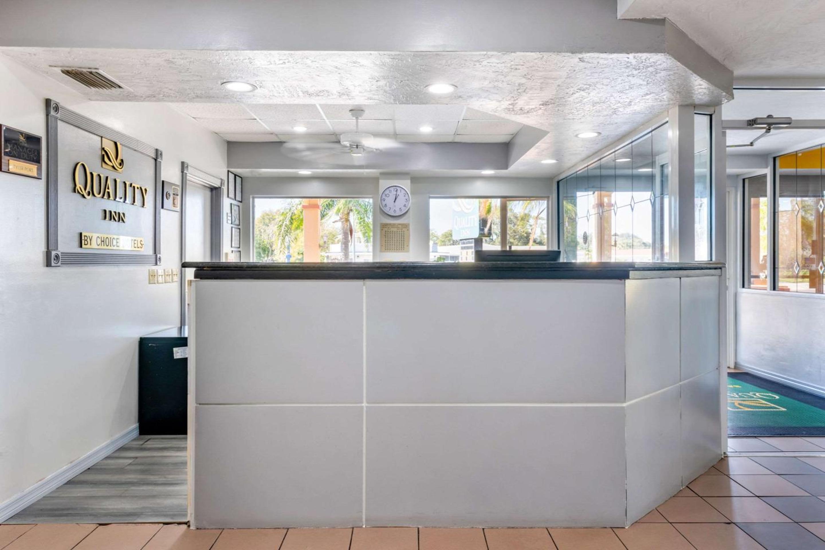 Quality Inn Sarasota North Near Lido Key Beach view 3