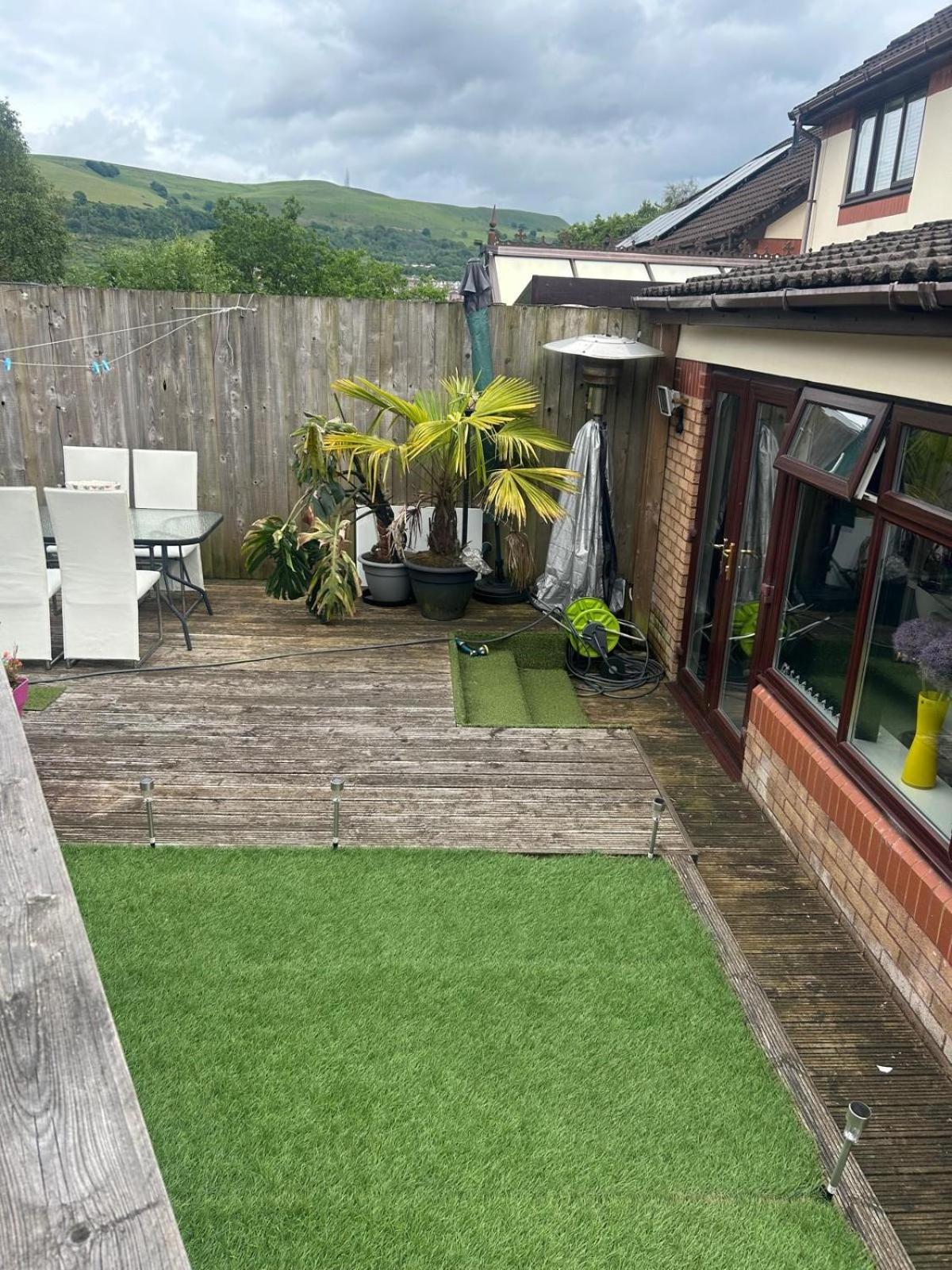 Modern well kept home- Entire House view 3