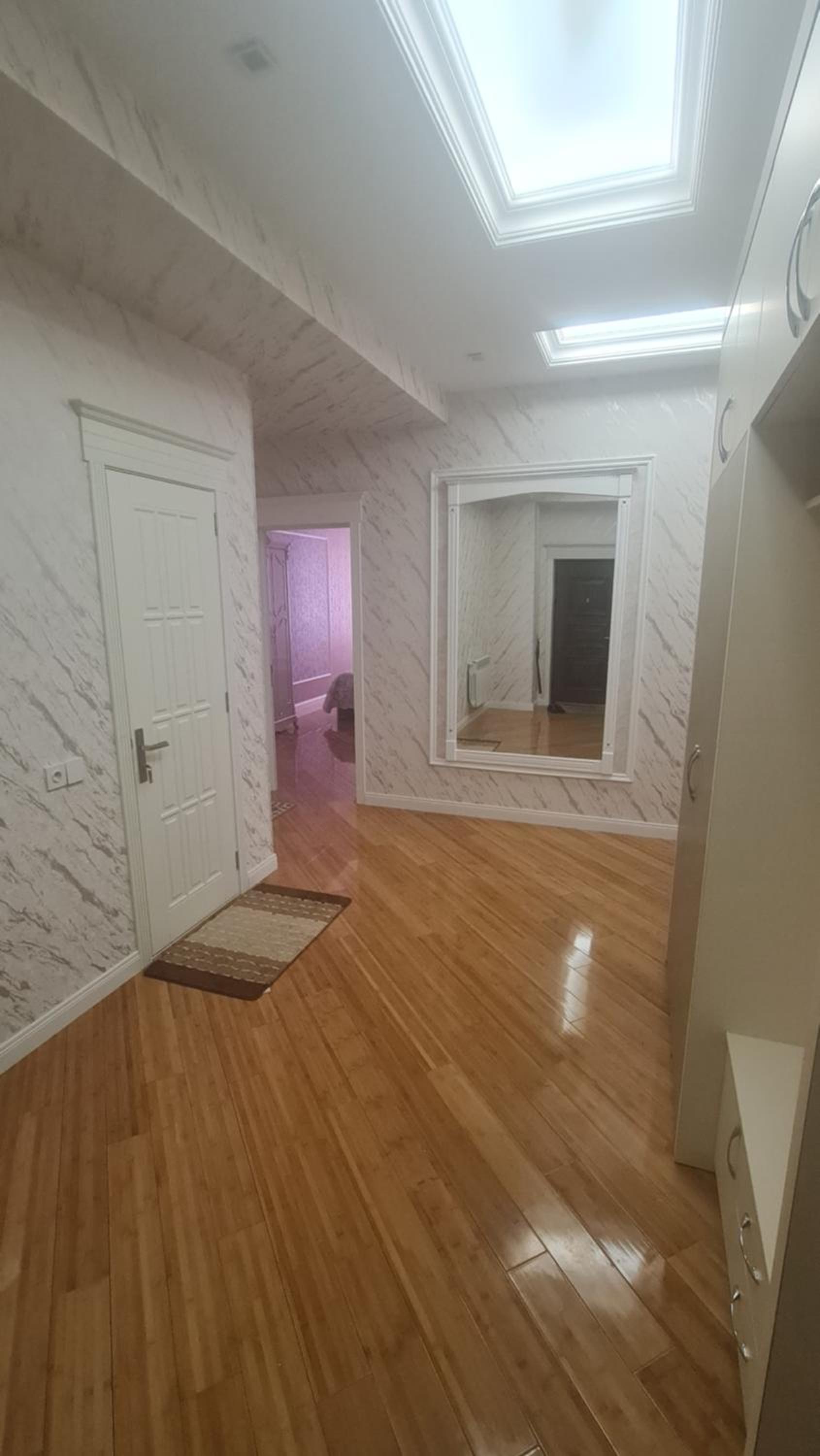 Marble Wall Apartment