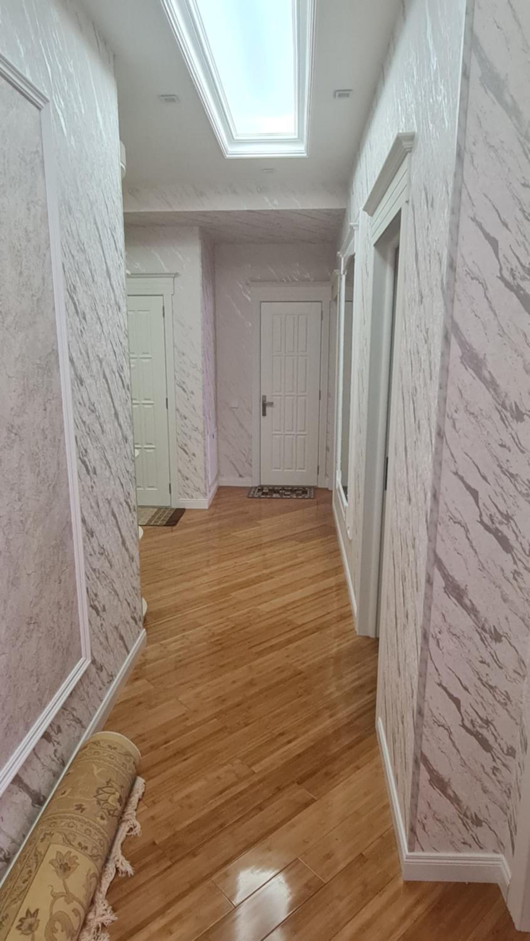 Marble Wall Apartment
