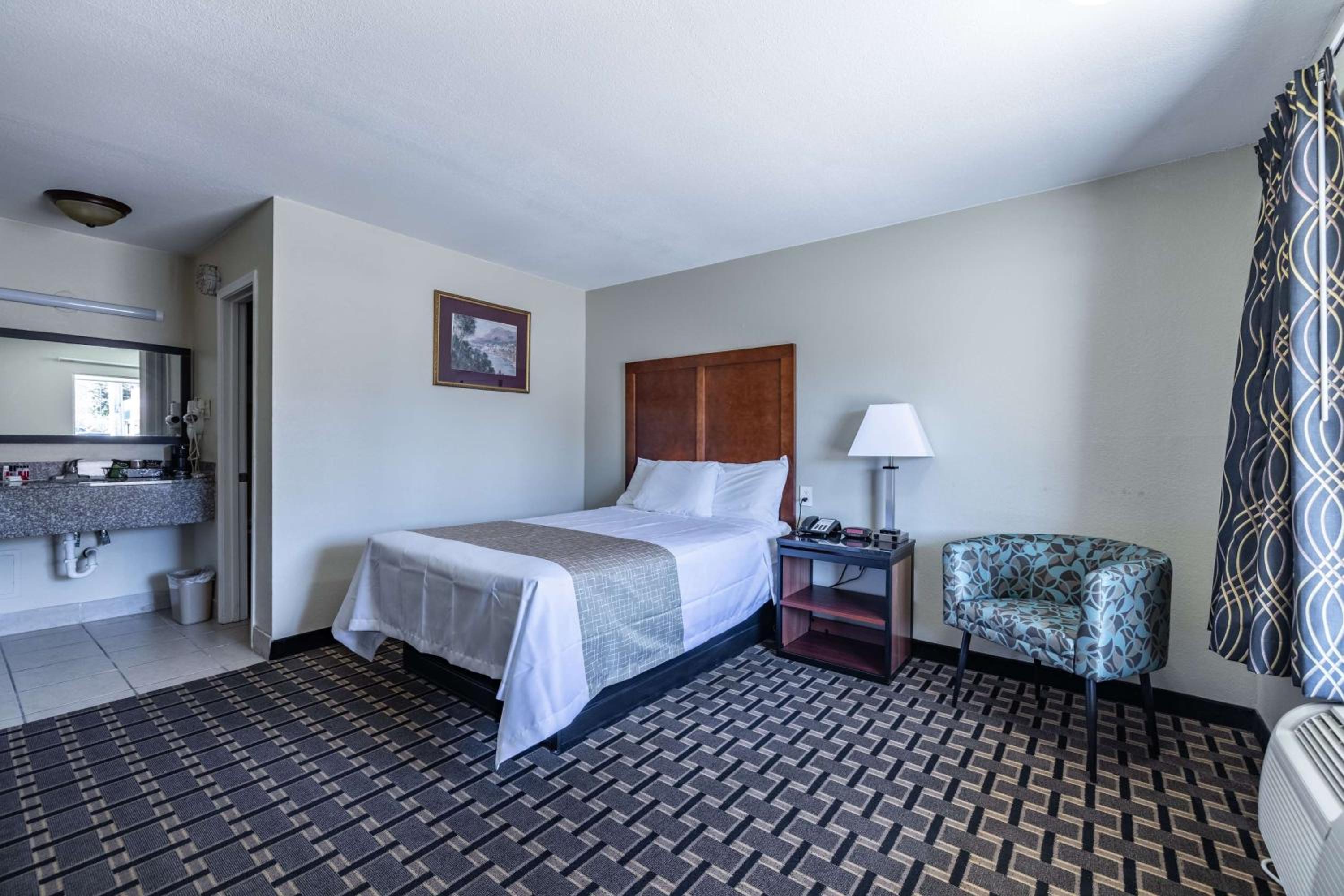 Travelodge by Wyndham Jackson I-40 Exit 82 view 2