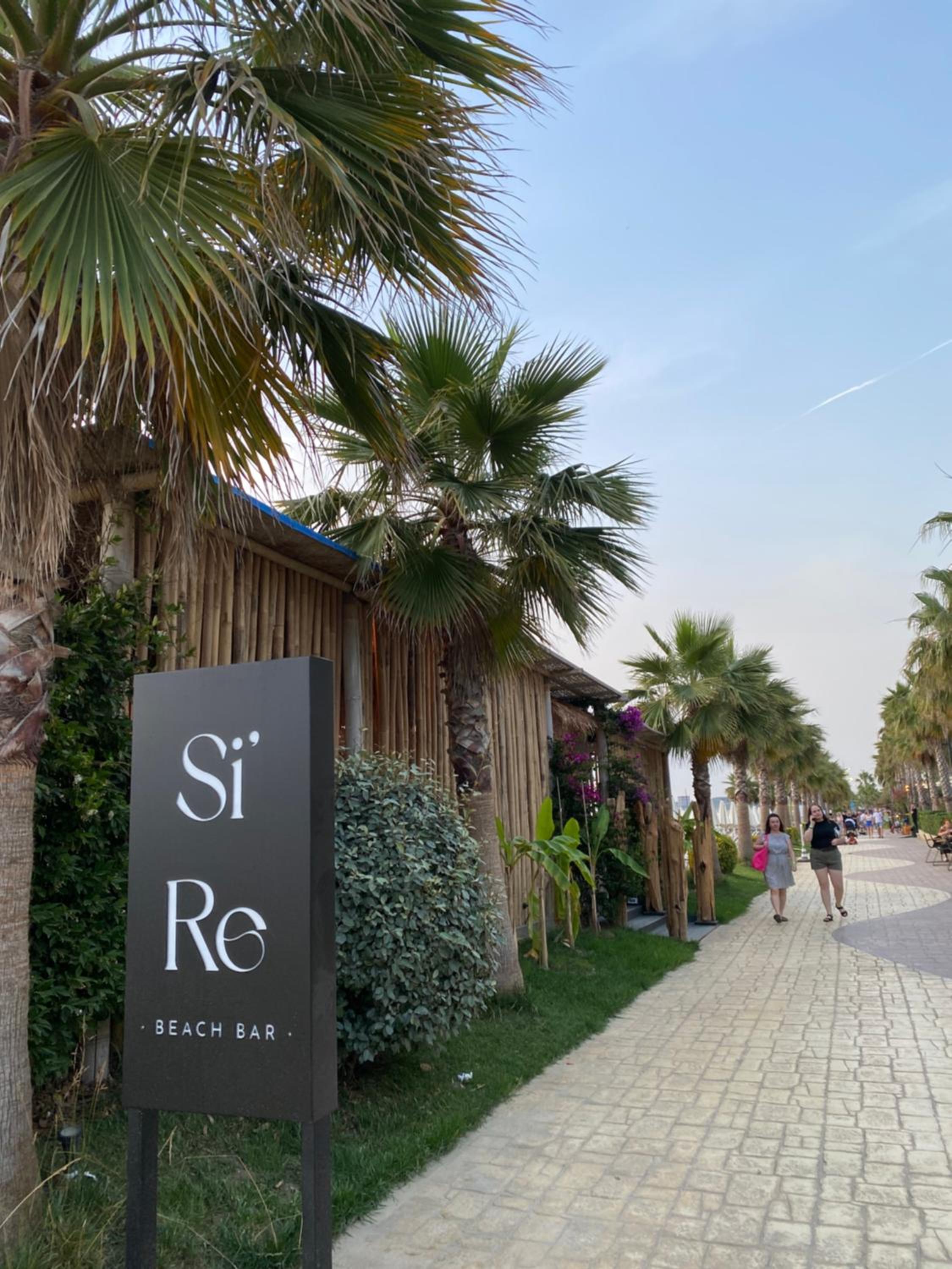 En's Beach Apartment (Two Steps From The Sea) Luxury Apartment in Mali i Robit, GOLEM