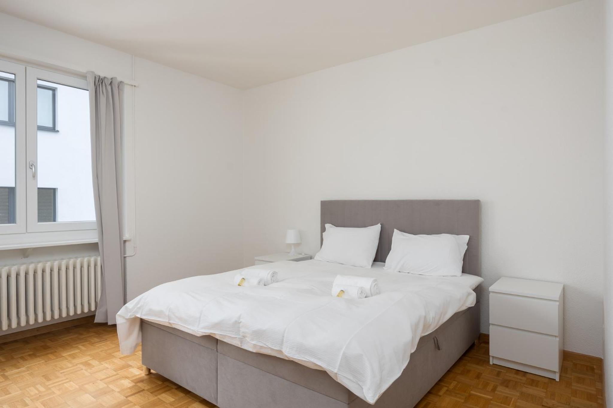 Downtown Dream: 2.5BR with Balcony and Style BA51