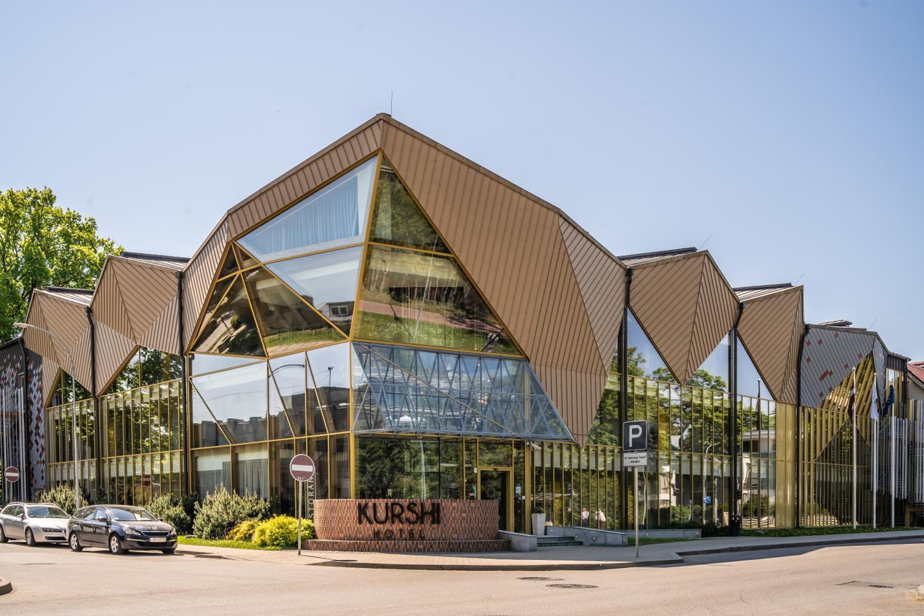 Hotel Kurshi Hotel & Spa - Image 1