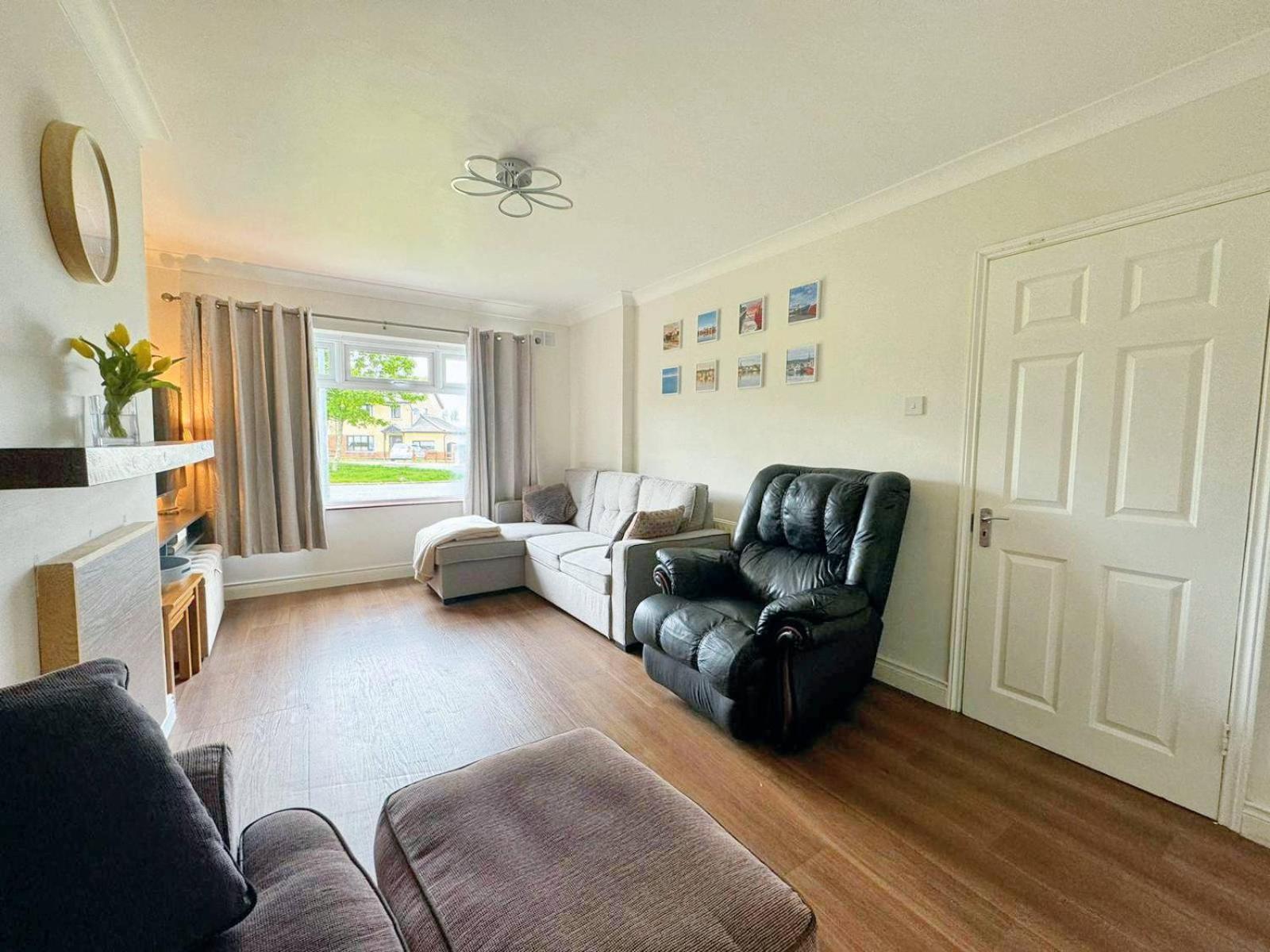 Spacious Family Friendly 4BR Home Near Wexford Town