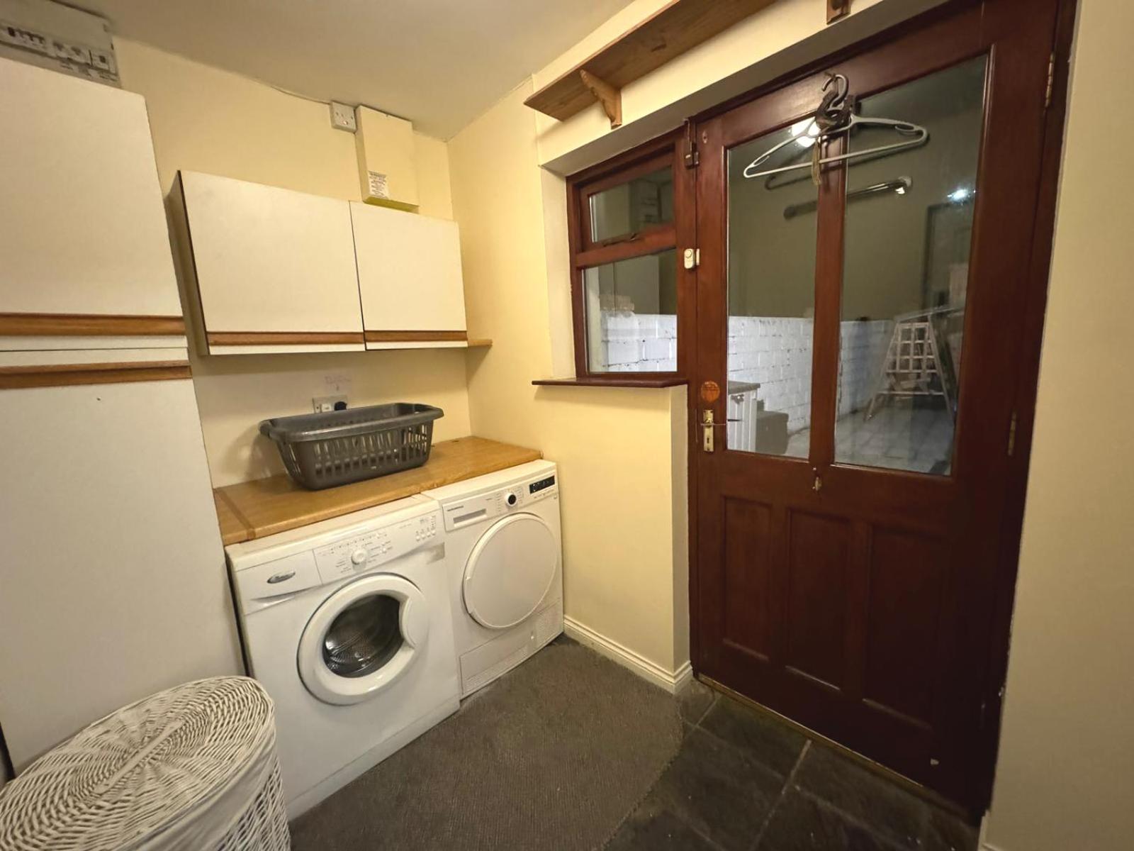 Spacious Family Friendly 4BR Home Near Wexford Town