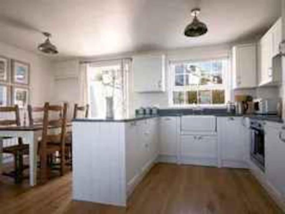 Castaway, Port Isaac Bay Holidays view 5