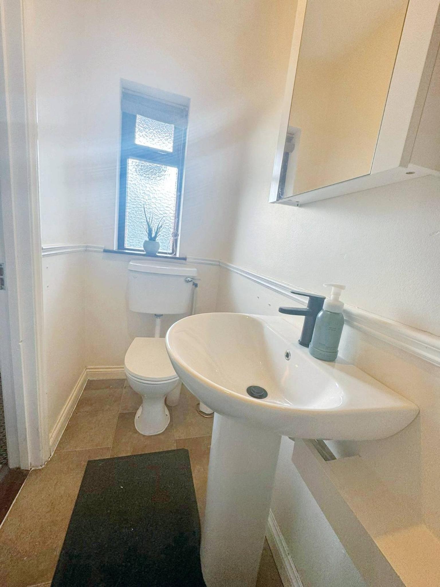 Spacious Family Friendly 4BR Home Near Wexford Town