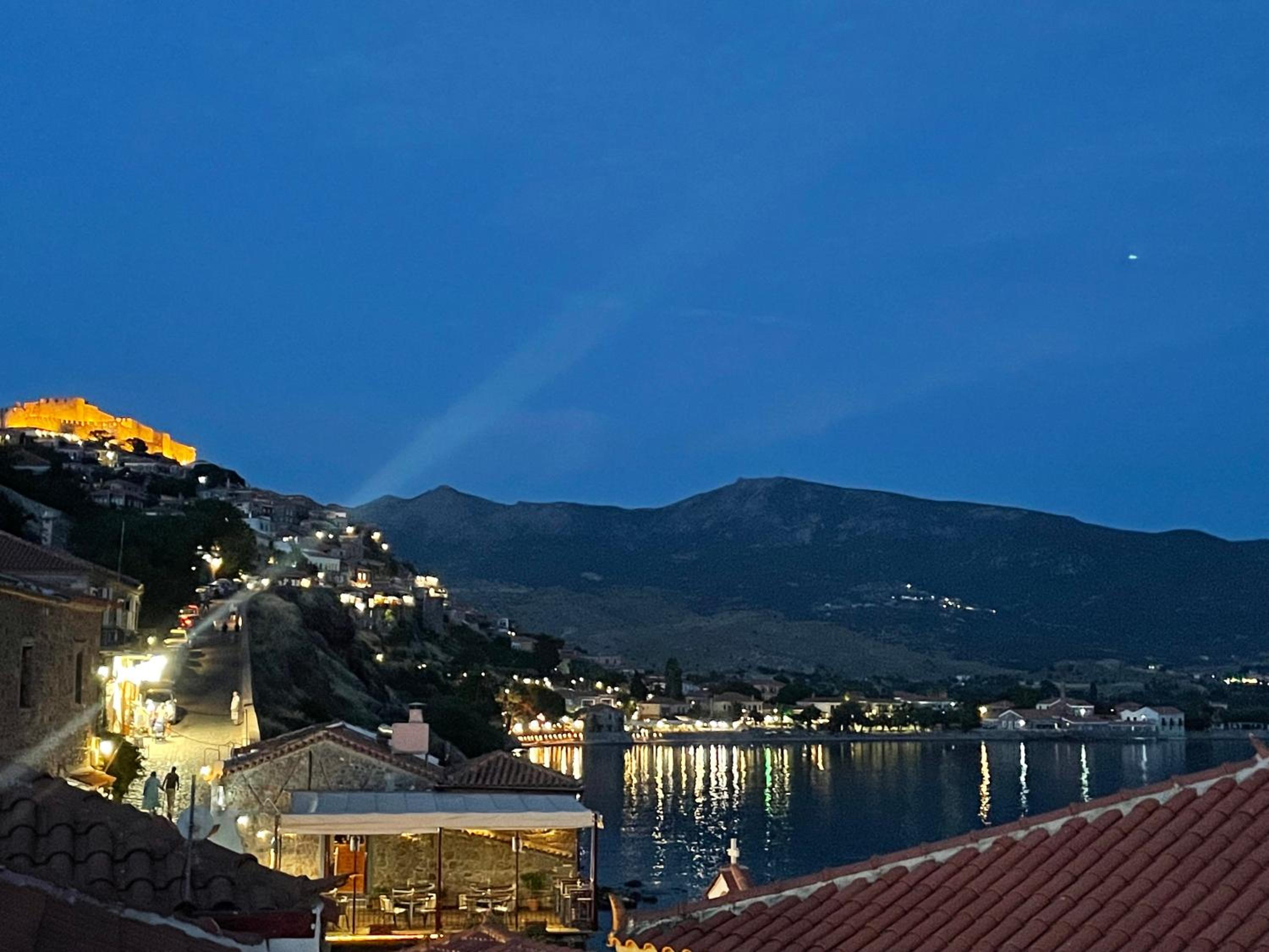 Q Apartments Molyvos