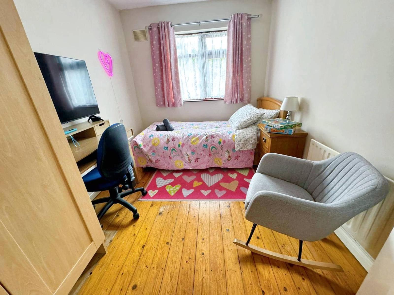 Spacious Family Friendly 4BR Home Near Wexford Town