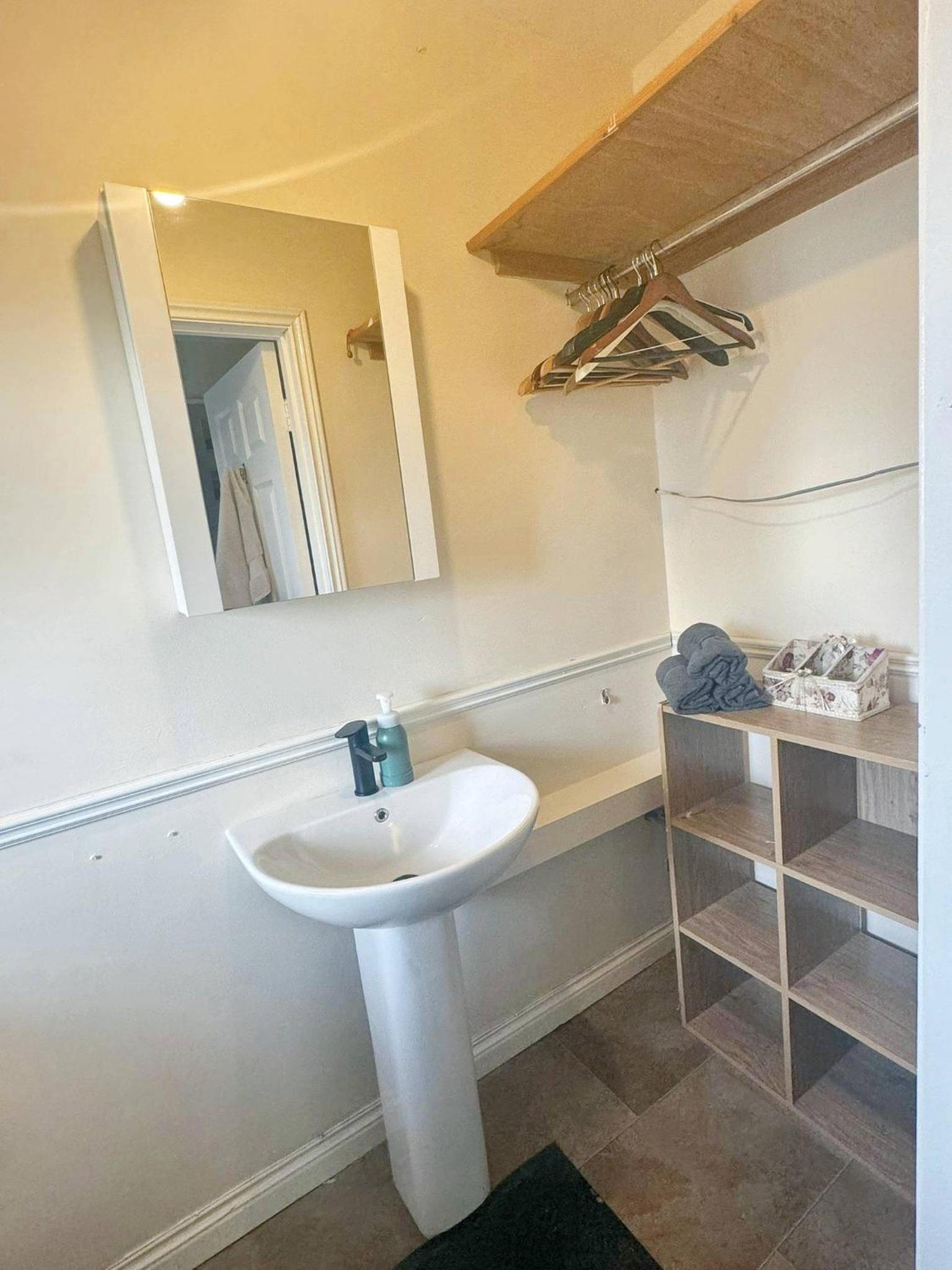 Spacious Family Friendly 4BR Home Near Wexford Town