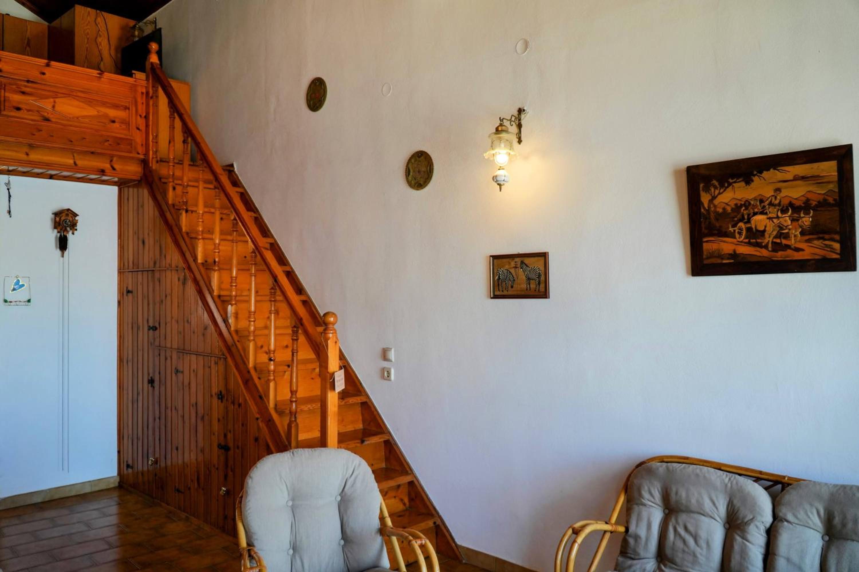 Amorosa House