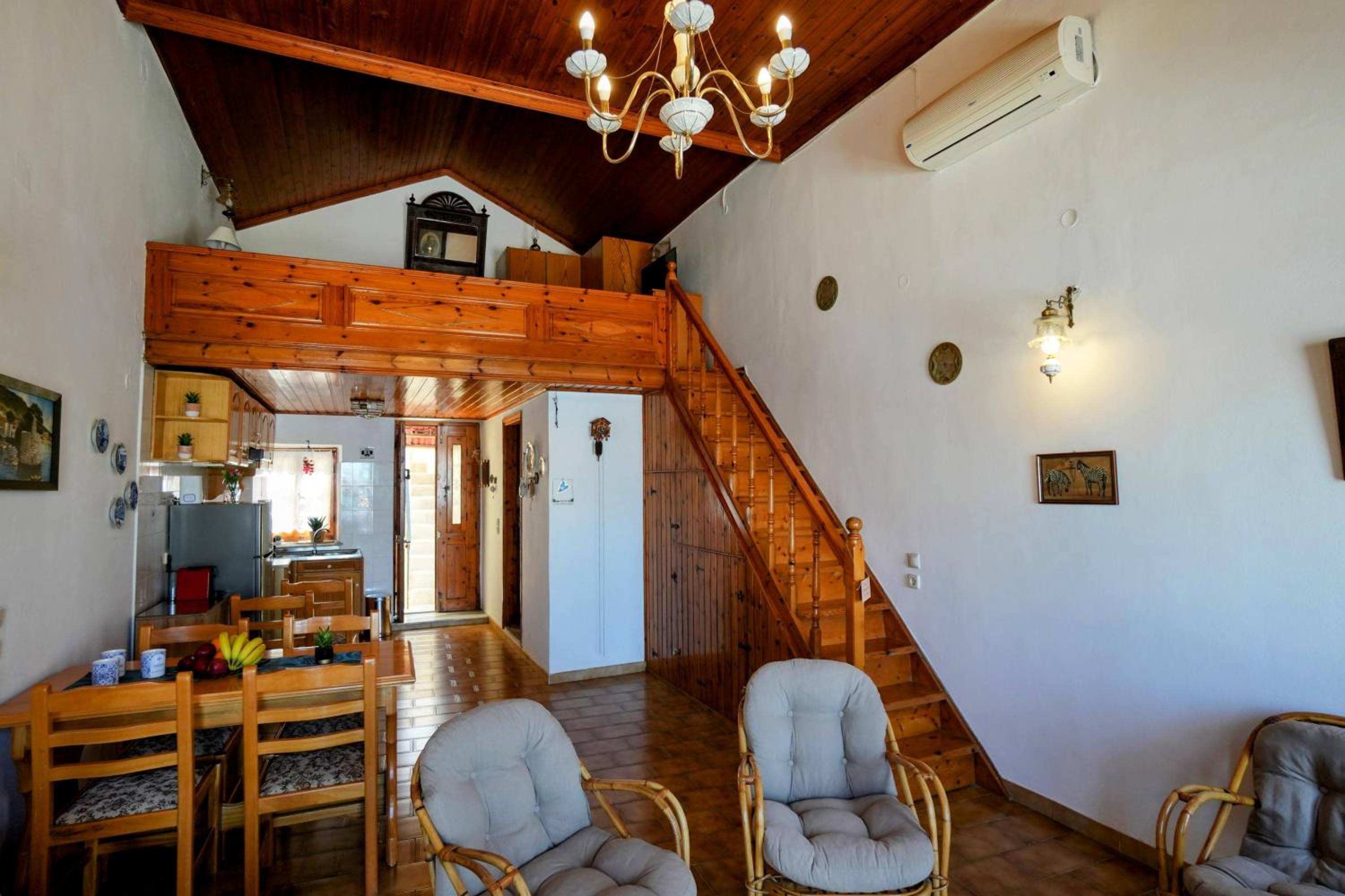 Amorosa House