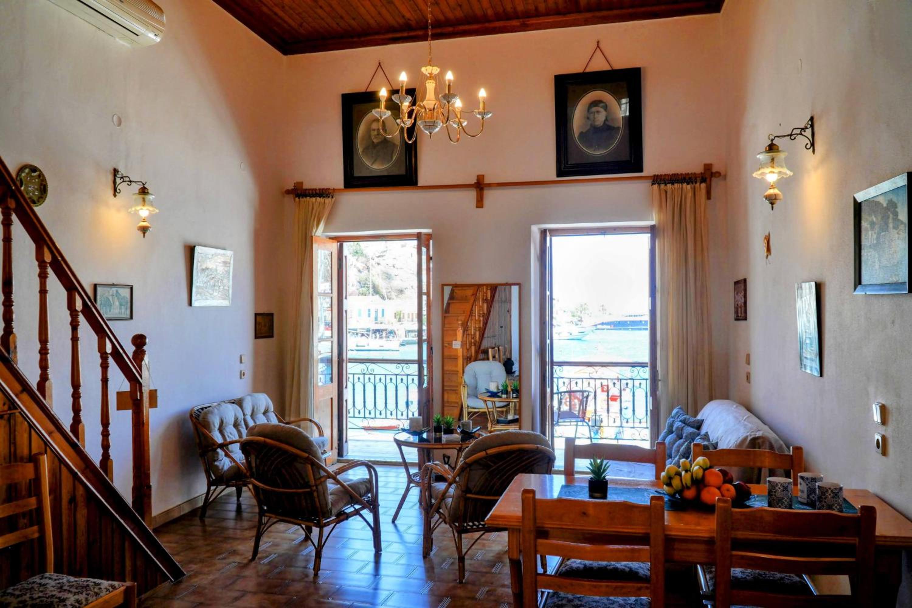 Amorosa House