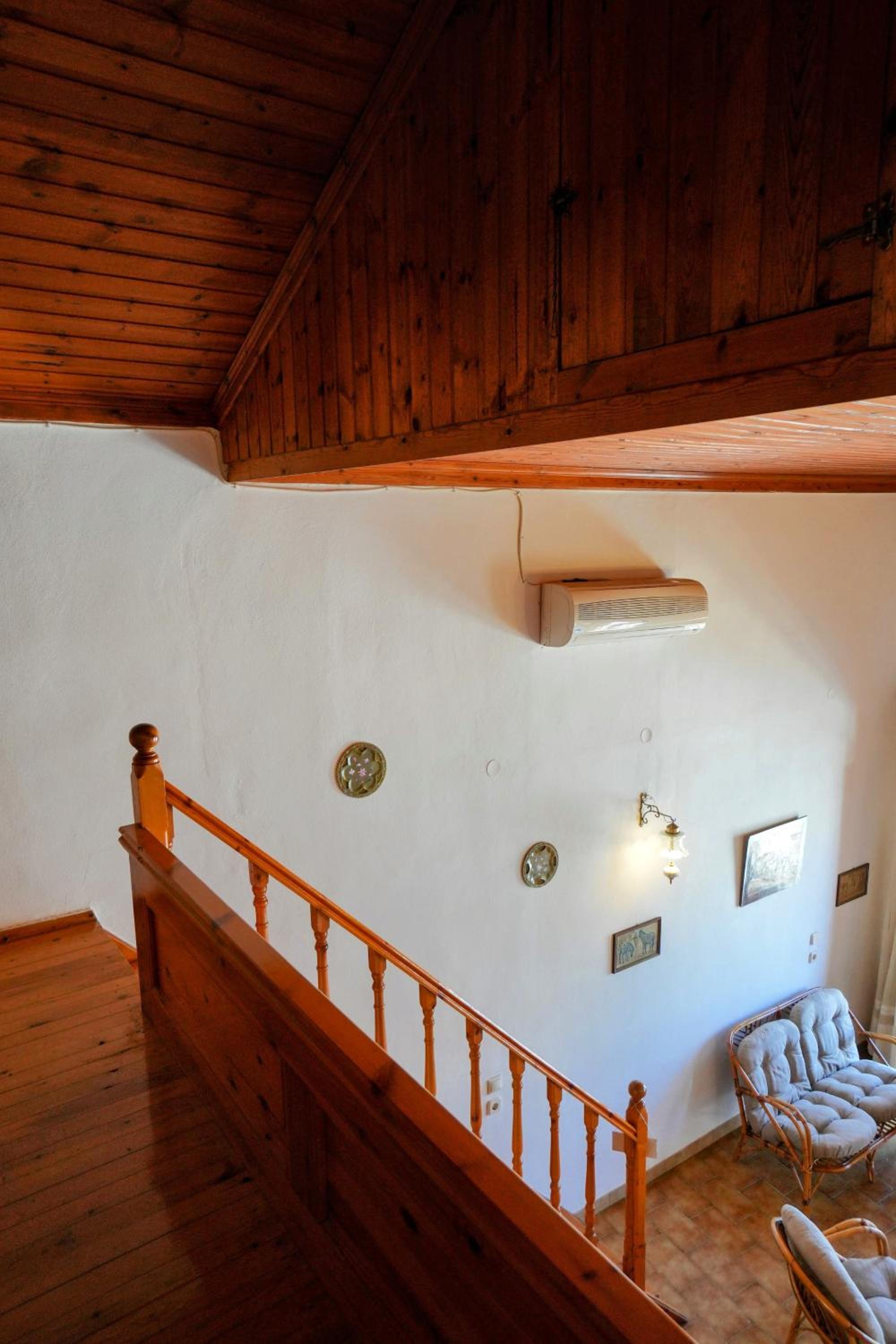 Amorosa House