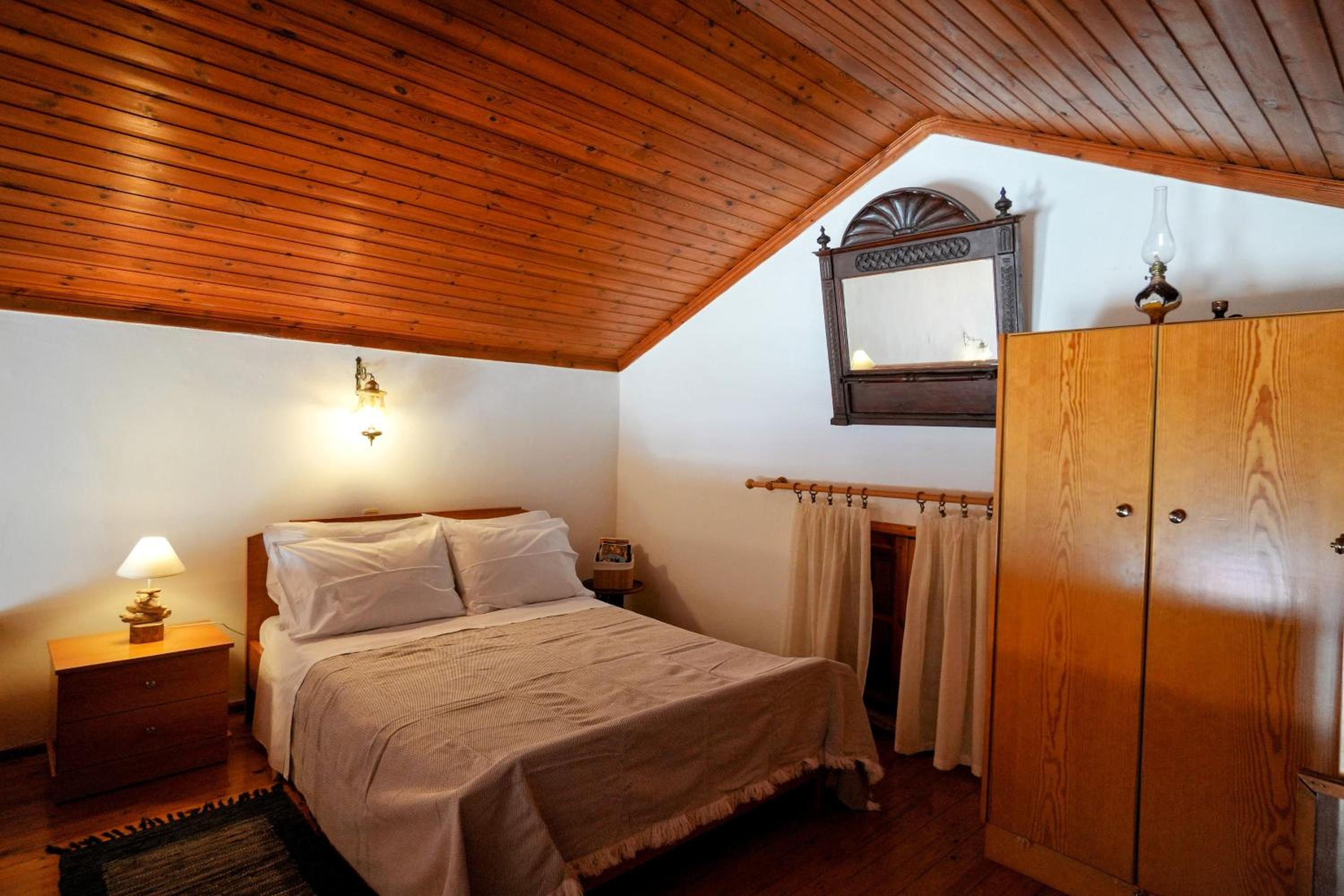 Amorosa House