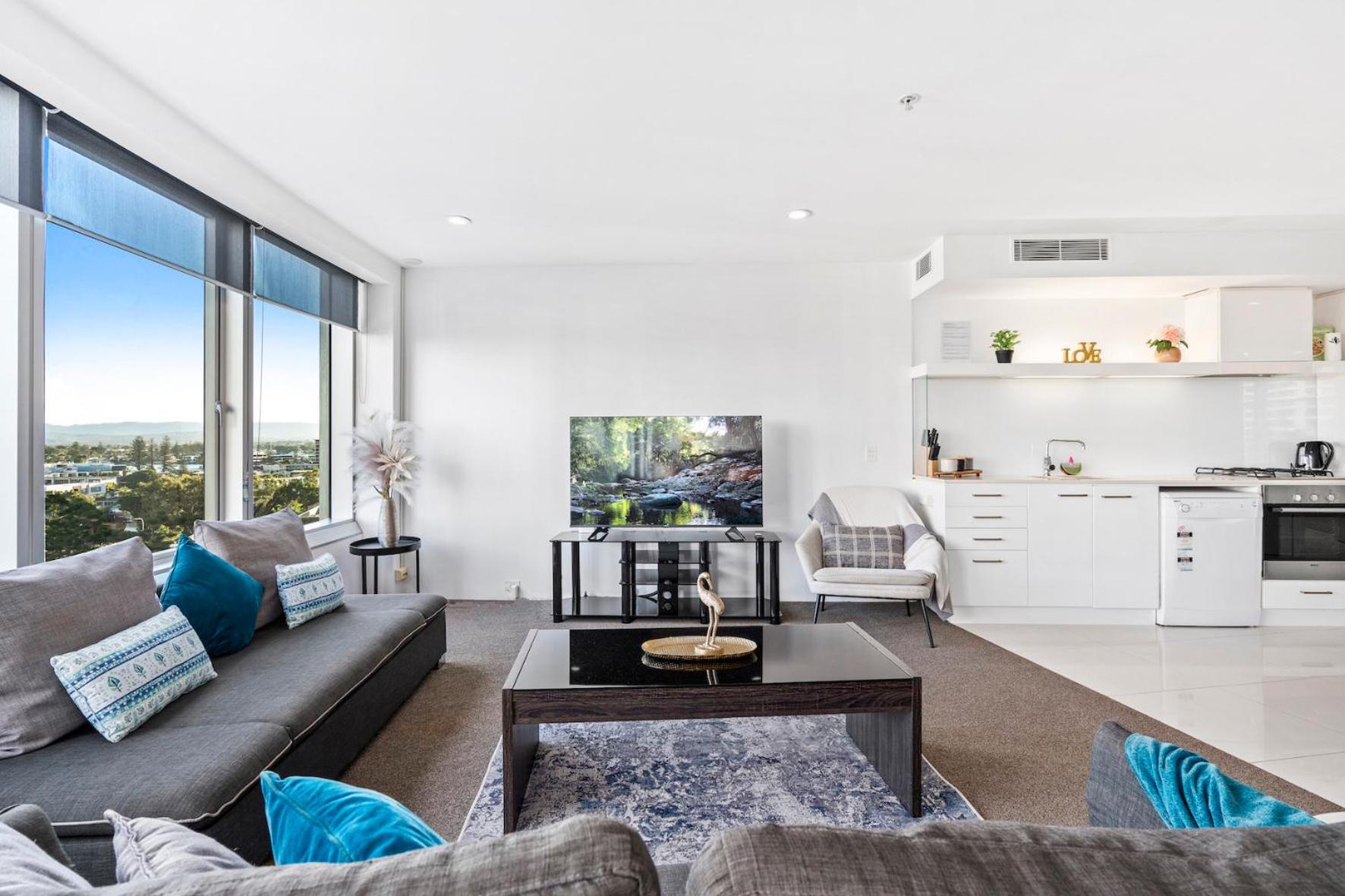 Central Surfers Paradise Family Retreat