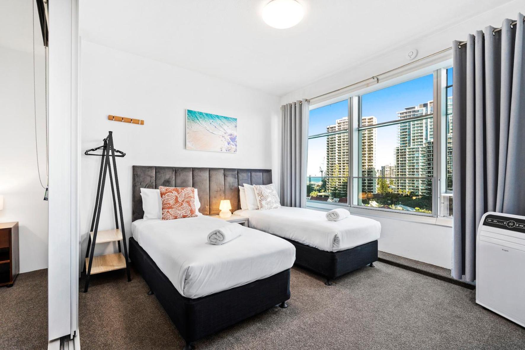 Central Surfers Paradise Family Retreat