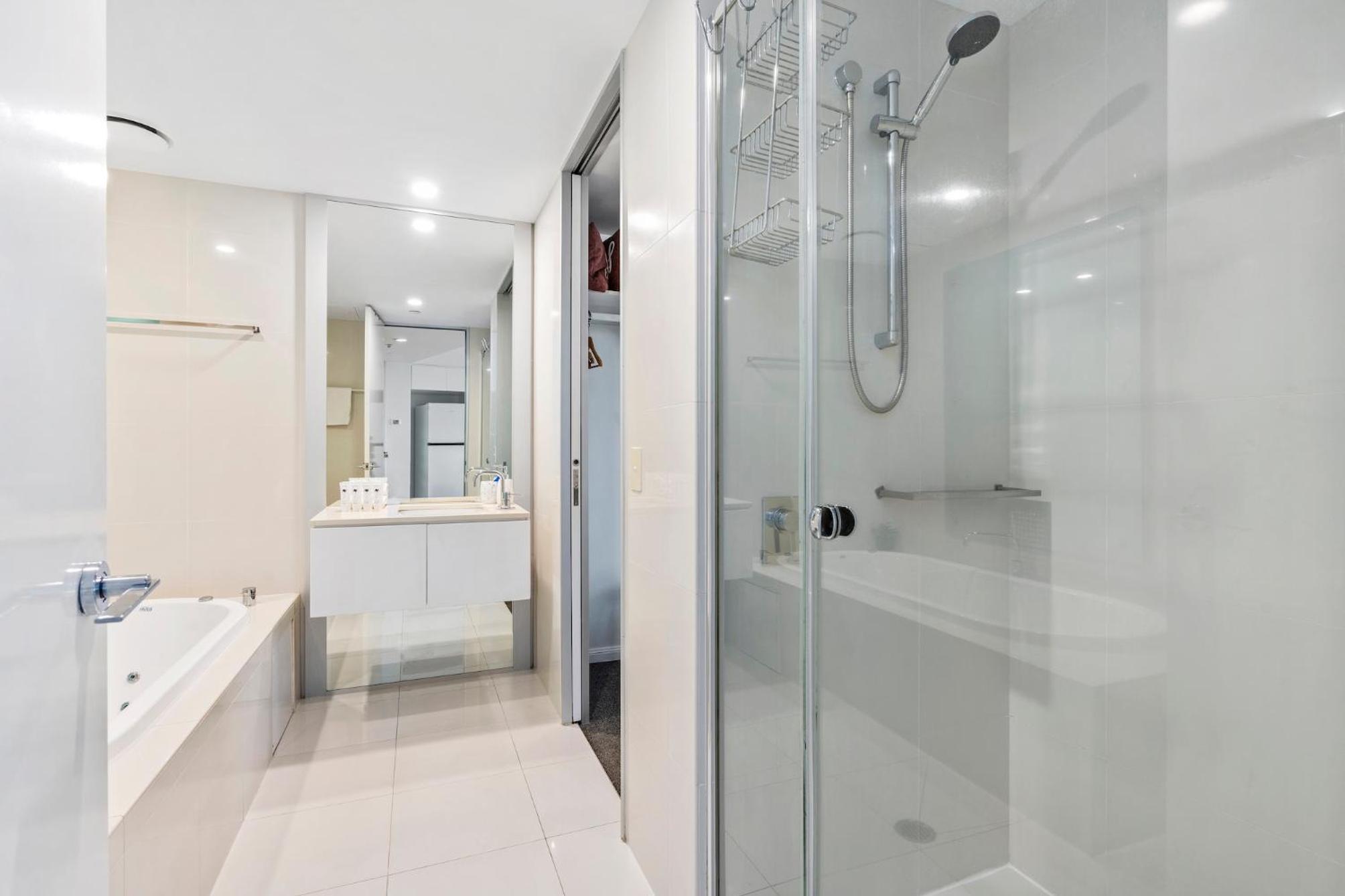 Central Surfers Paradise Family Retreat