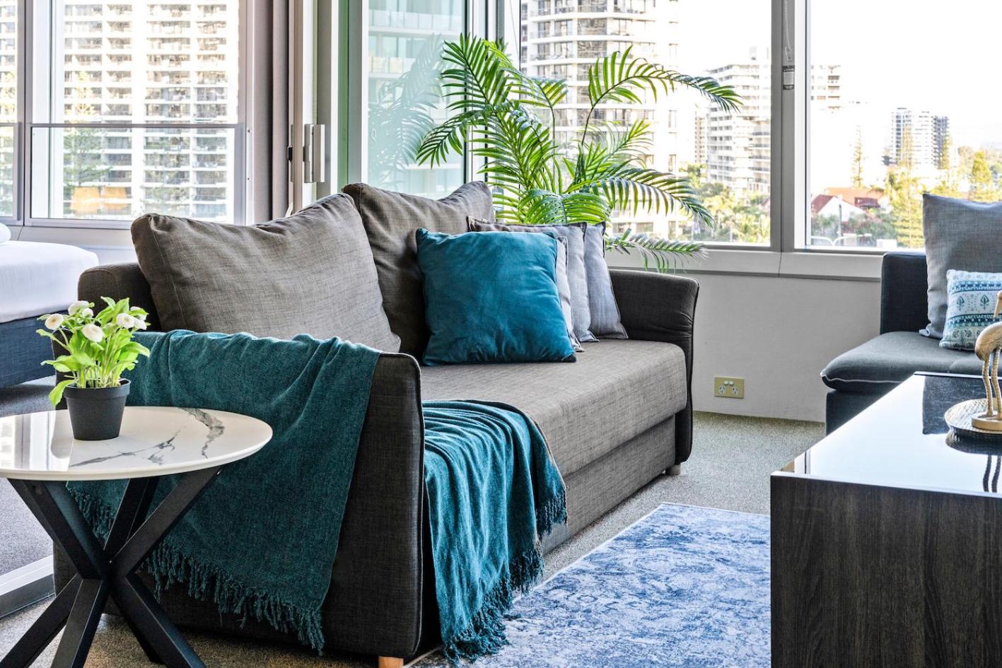 Central Surfers Paradise Family Retreat