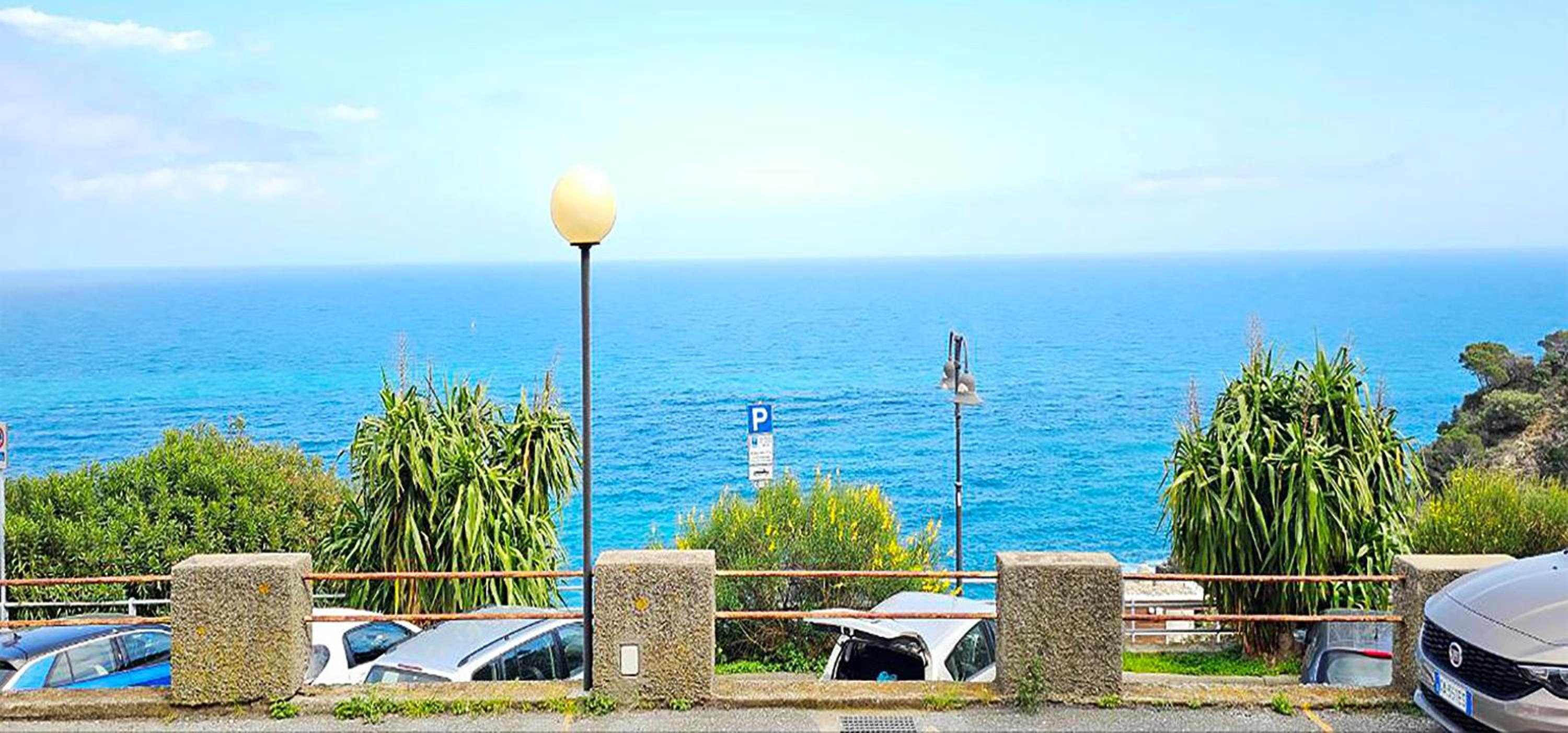 Mare Infinity view 5