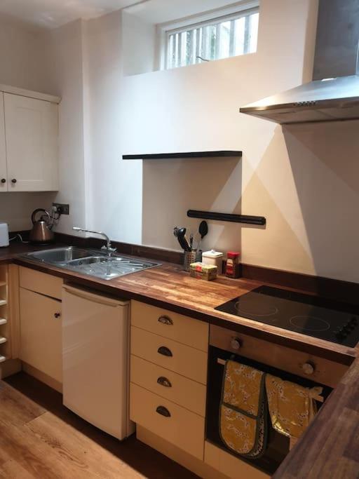 One Bed Seafront Flat Hastings view 2