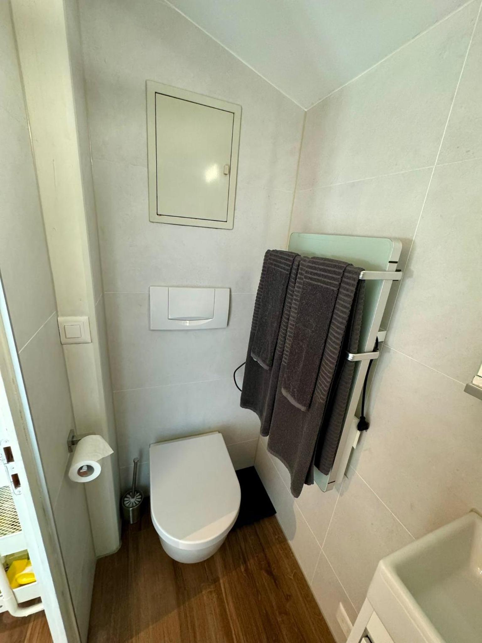 Chalet Studio Apartment with Aircon
