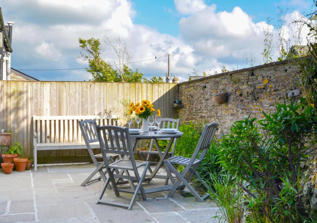 2 Bed in Little Petherick oc-p00644