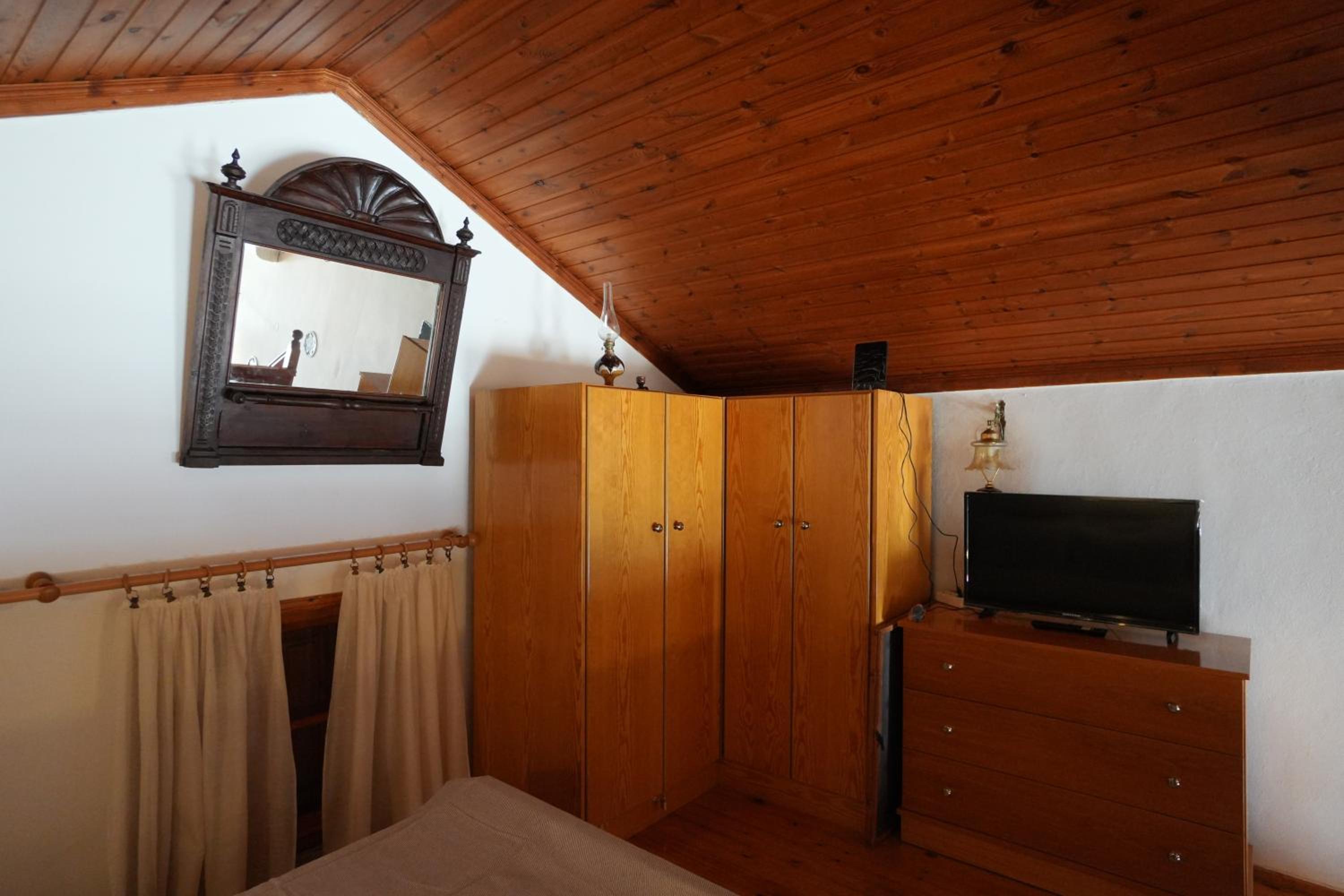 Amorosa House