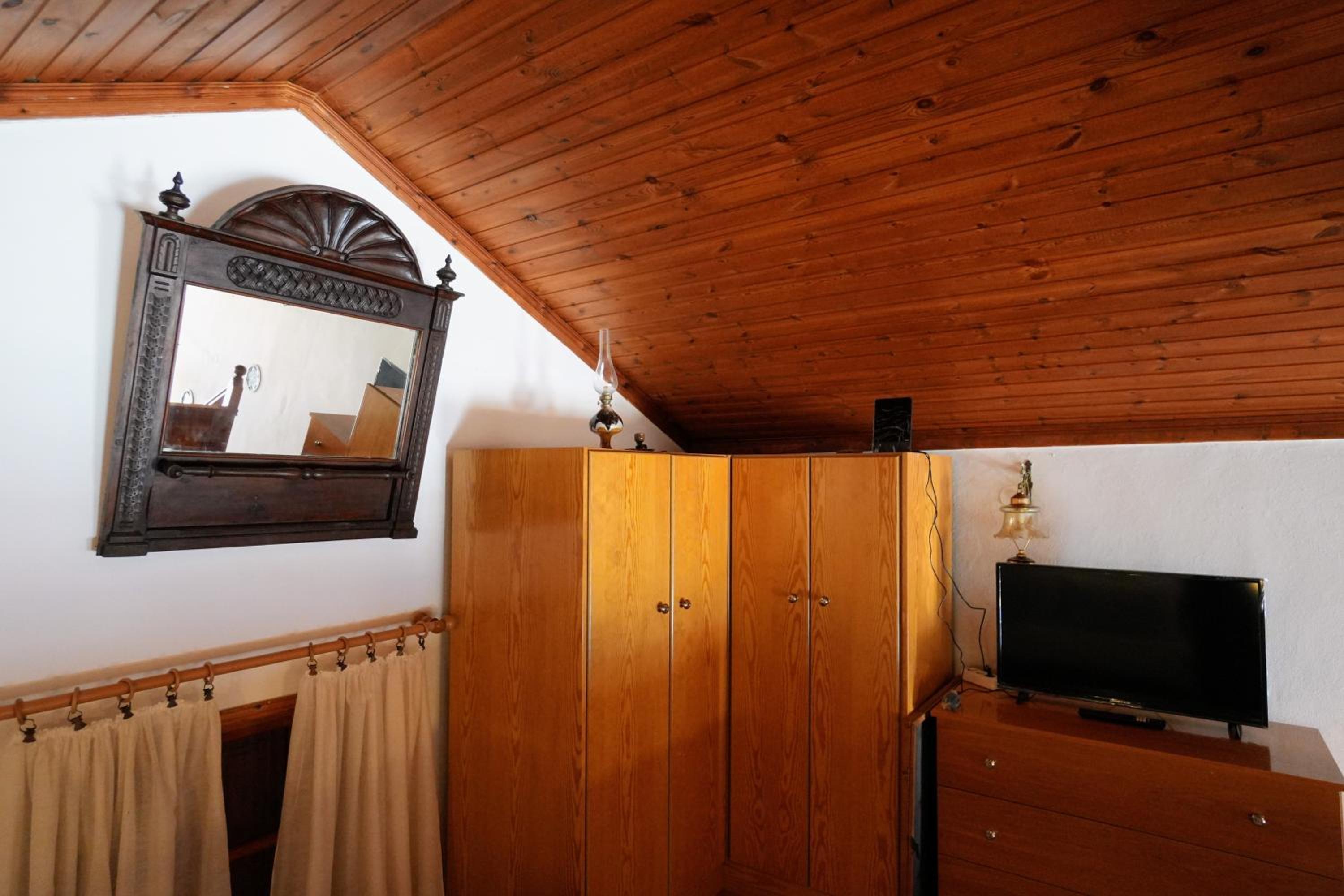 Amorosa House