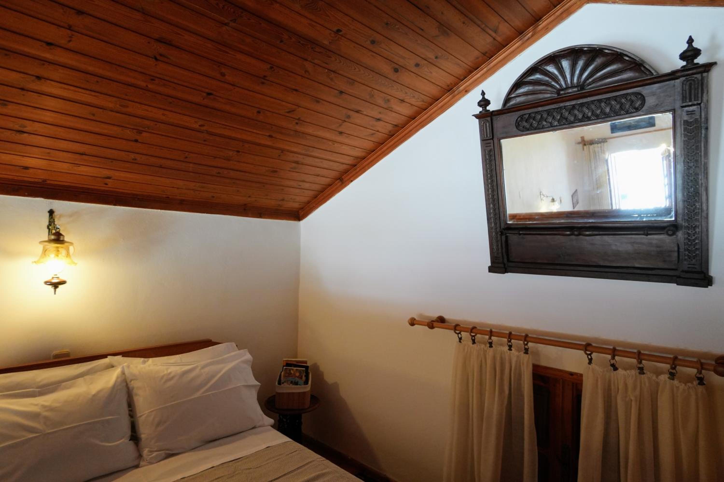 Amorosa House