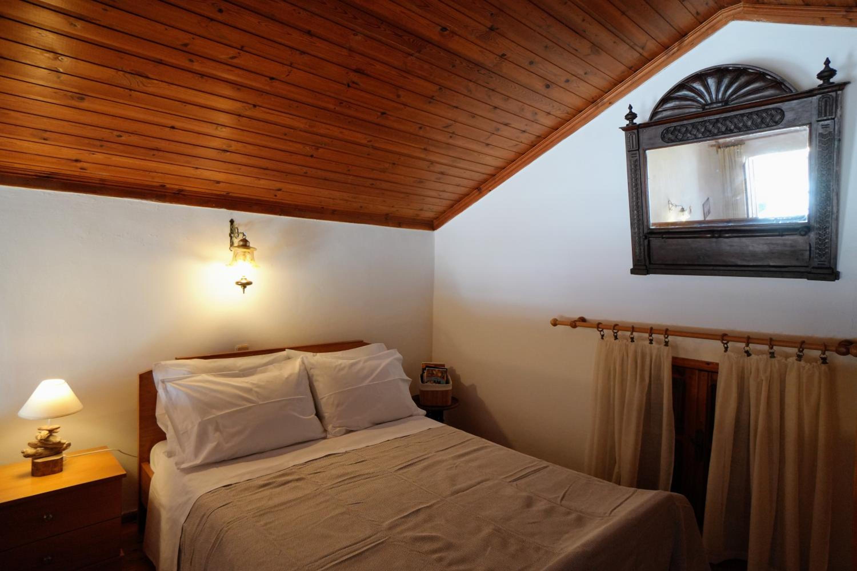 Amorosa House