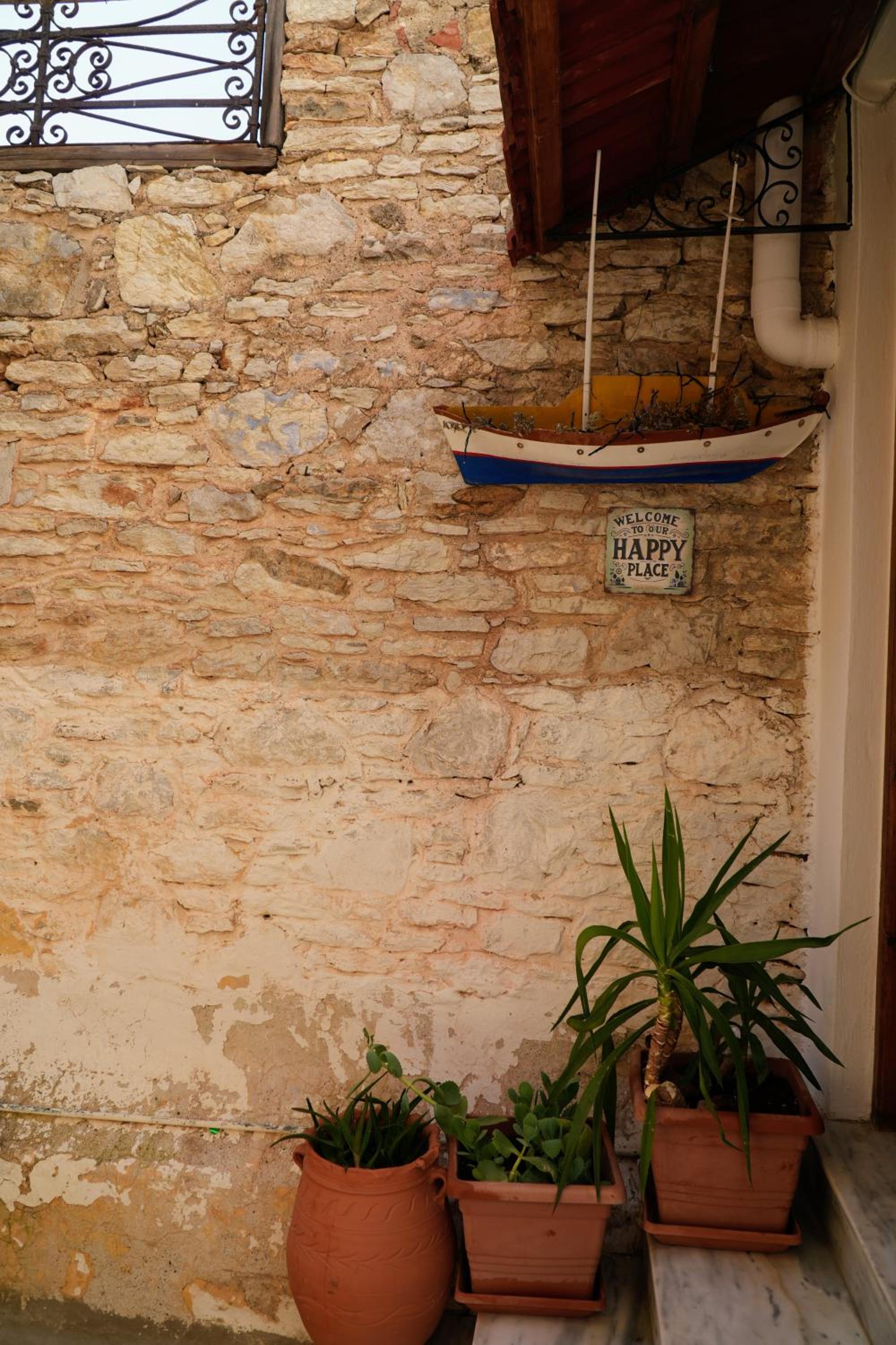 Amorosa House