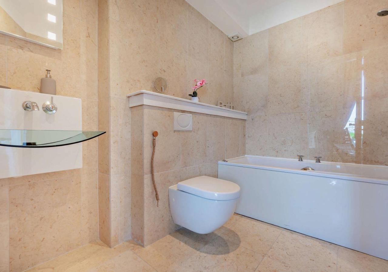 4 Bed in Newquay oc-w29346