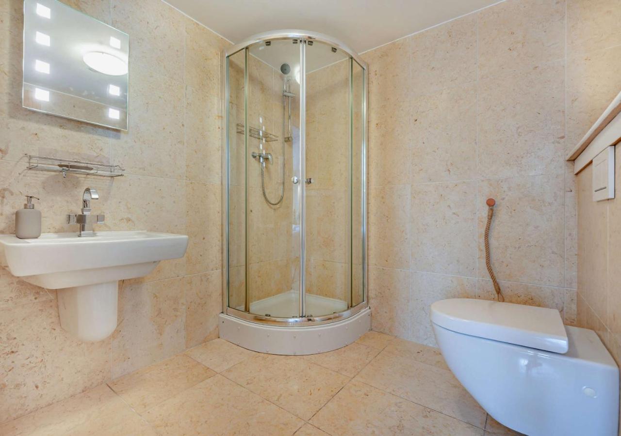 4 Bed in Newquay oc-w29346