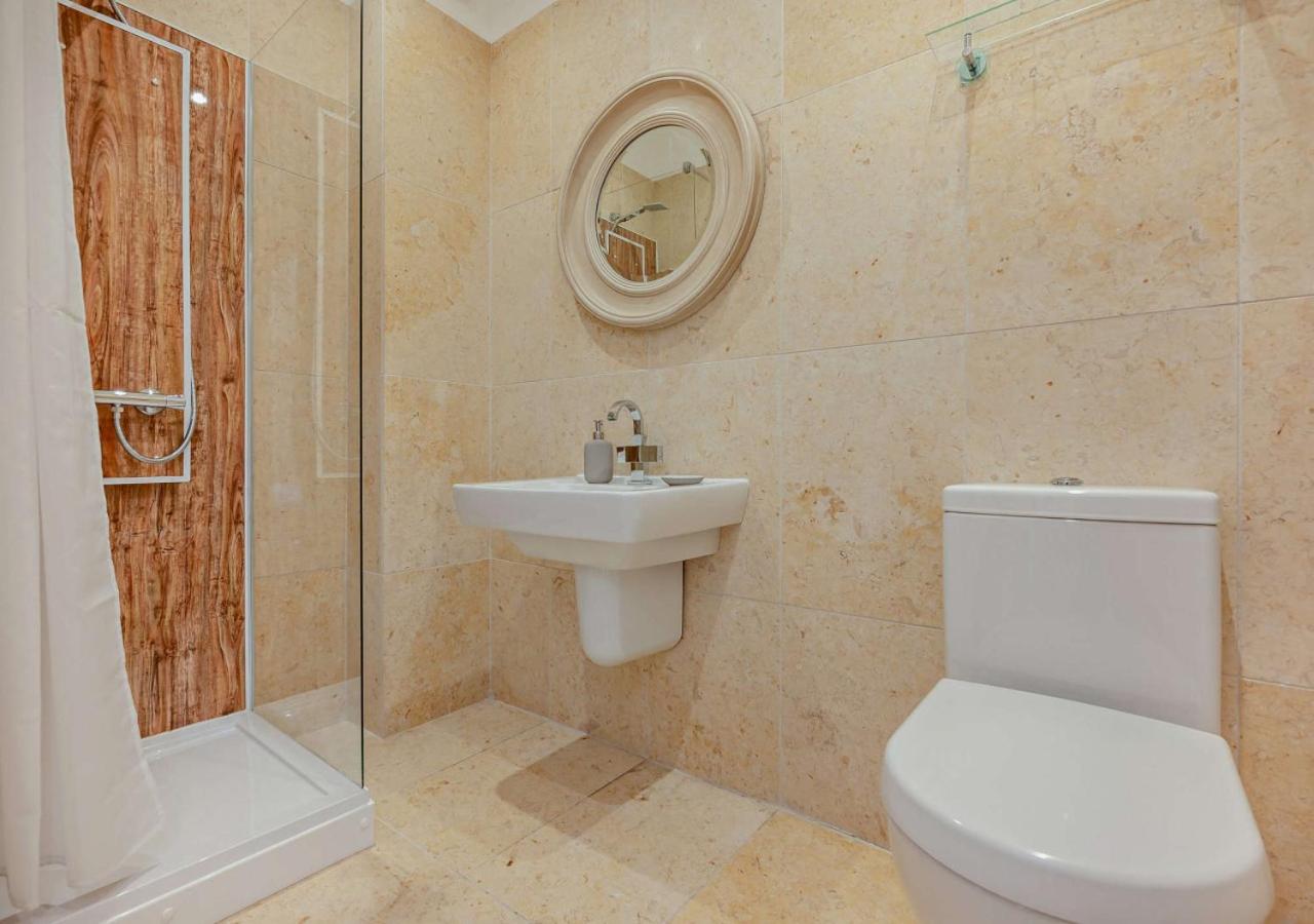 4 Bed in Newquay oc-w29346