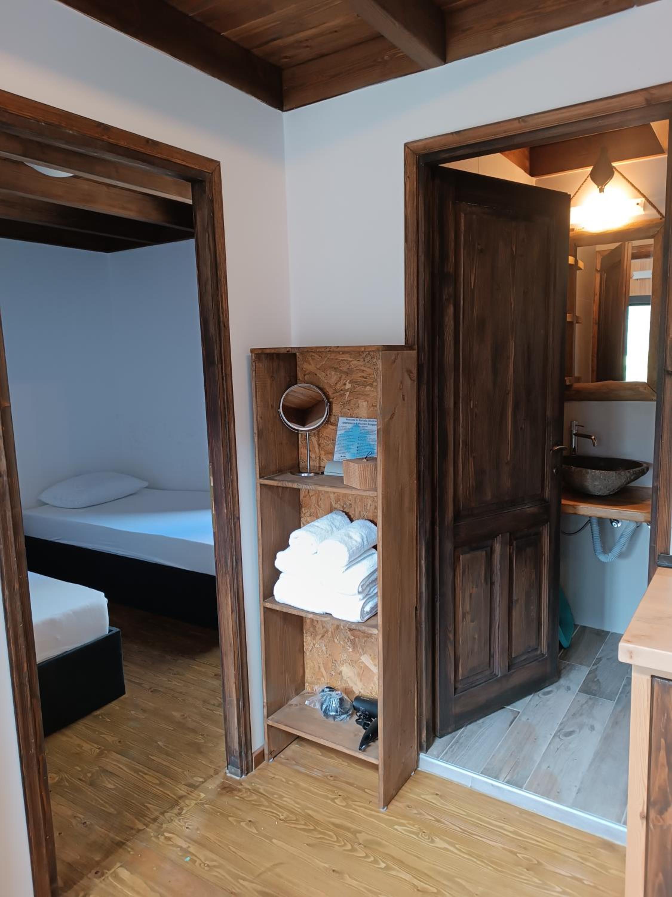 Kartalia wooden maisonette