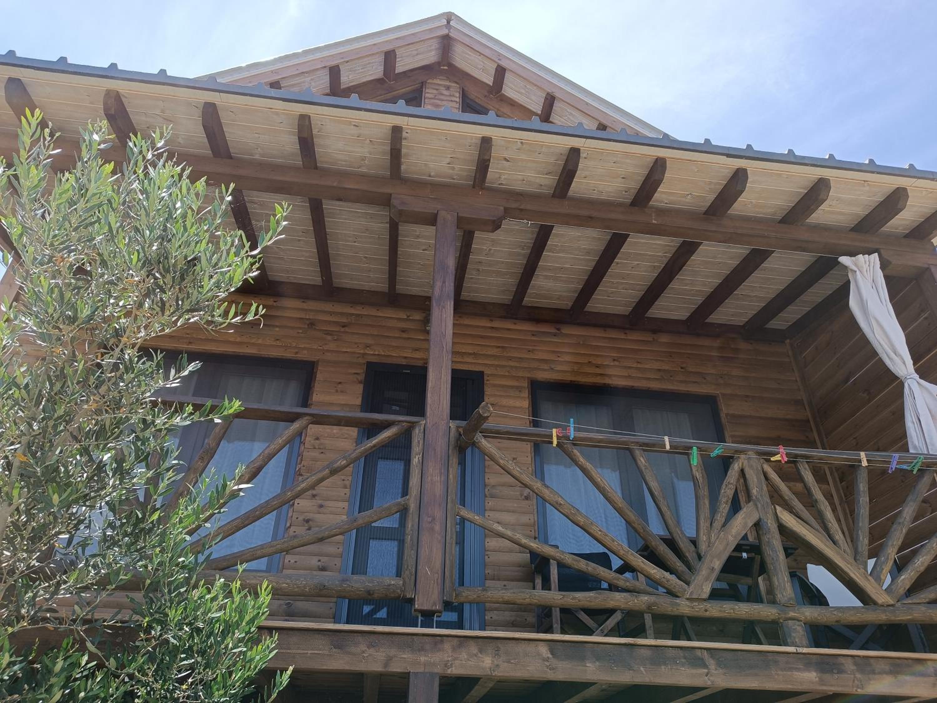 Kartalia wooden maisonette