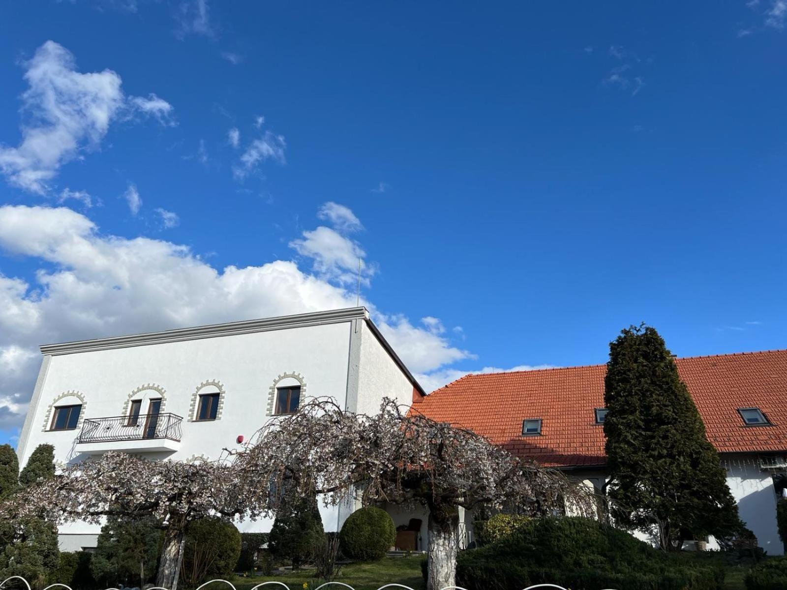 Colina Restaurant & Events