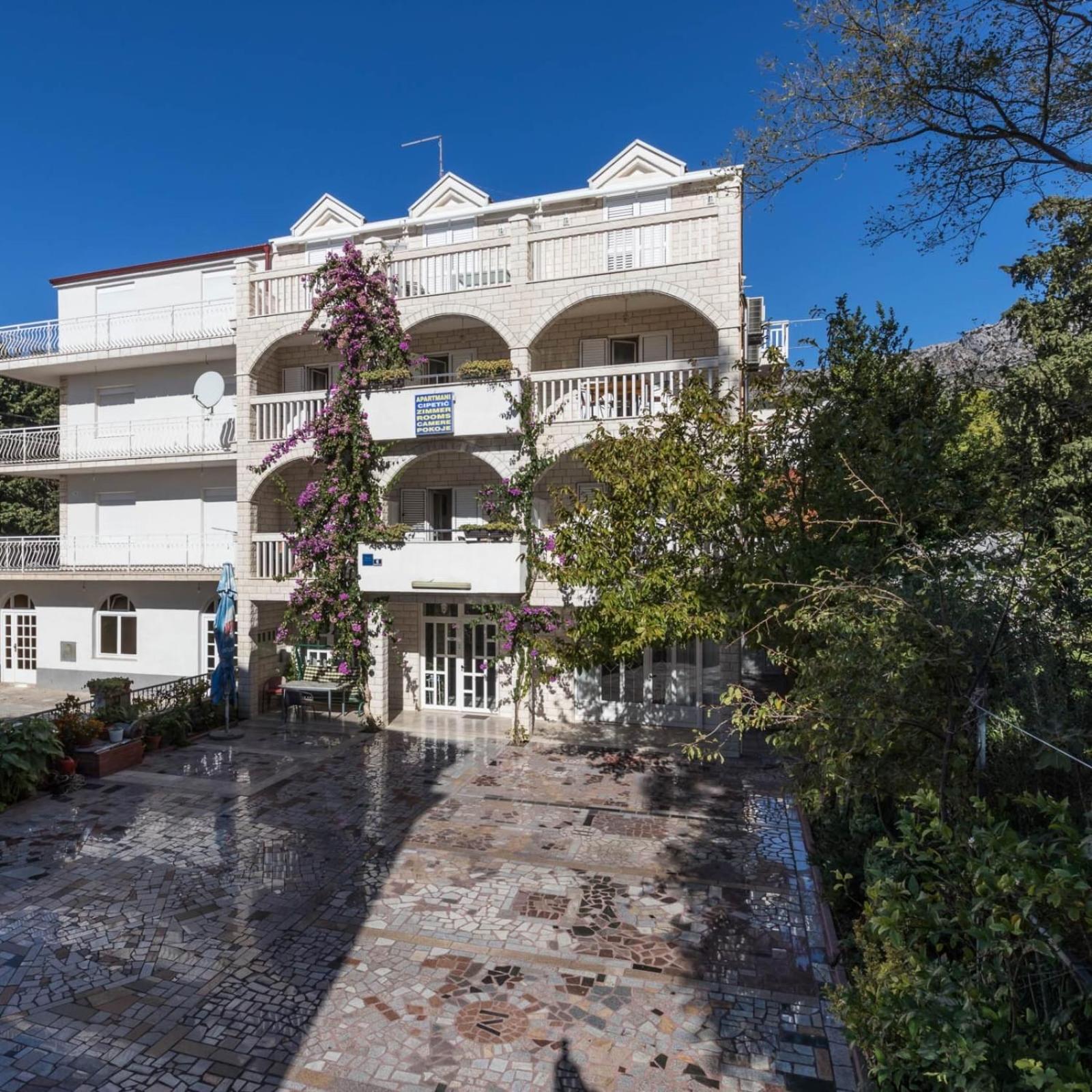 Apartments Dino
