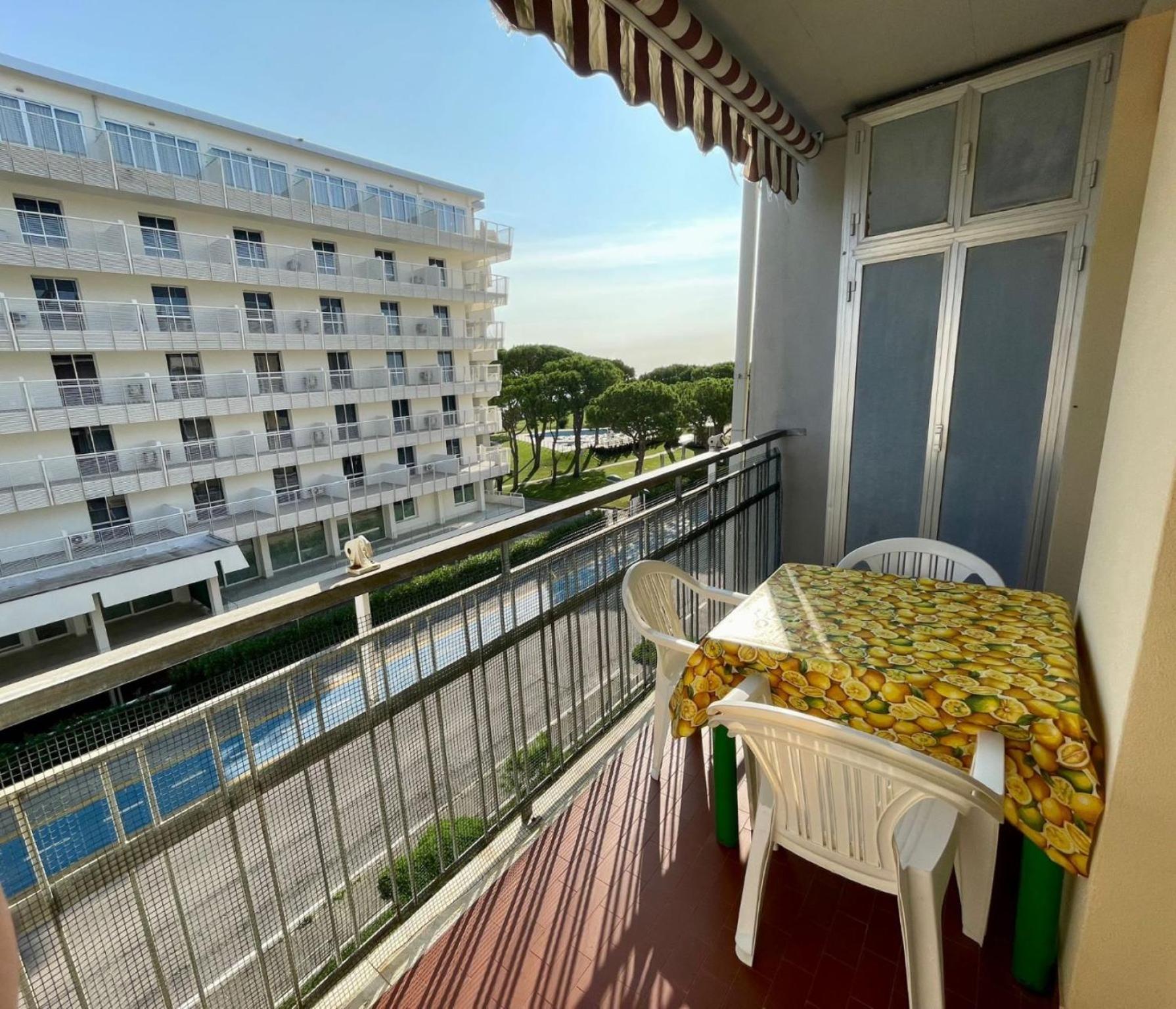 Studio near the beach-Beahost view 2