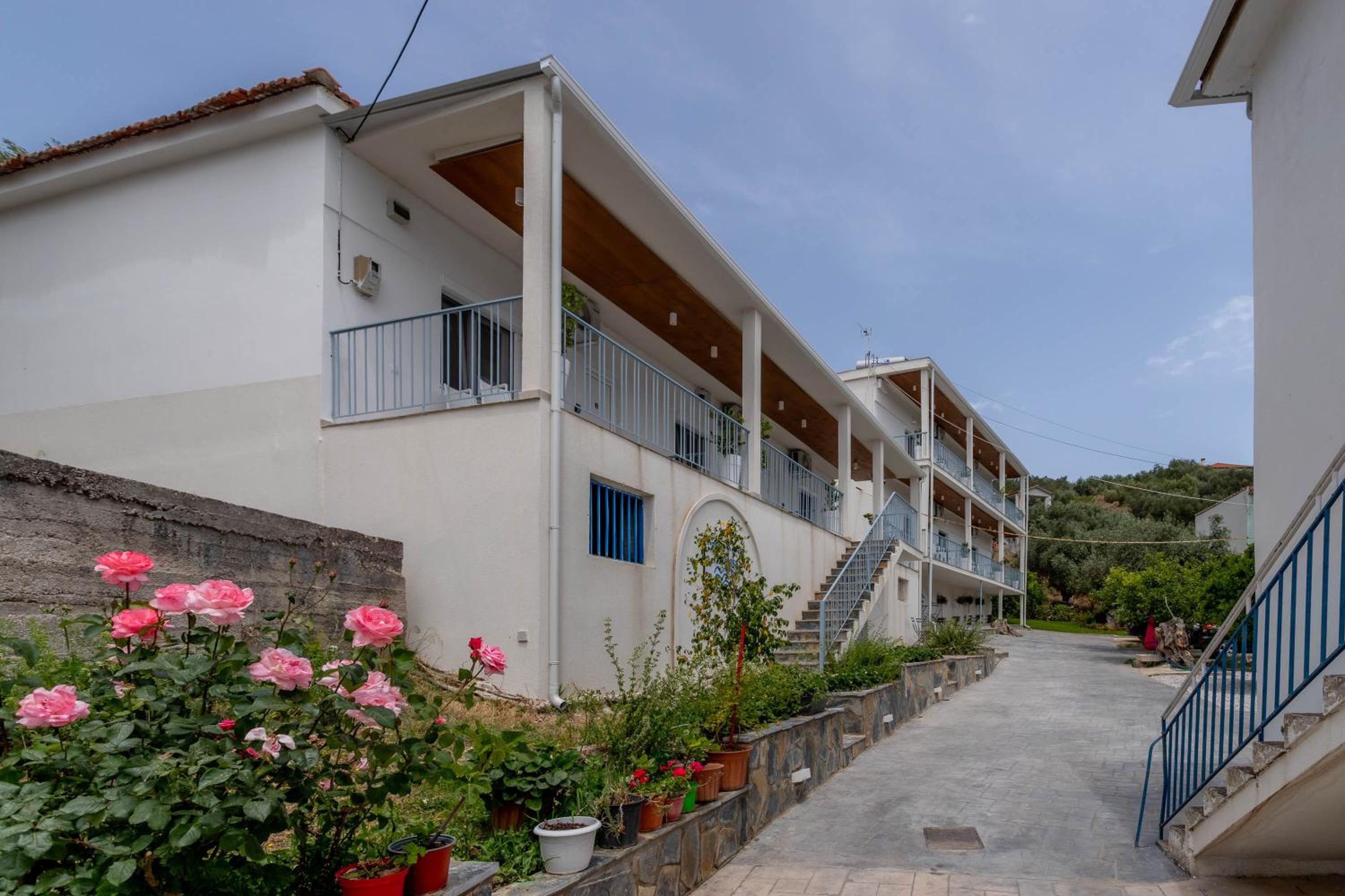 Pteleo Apartments
