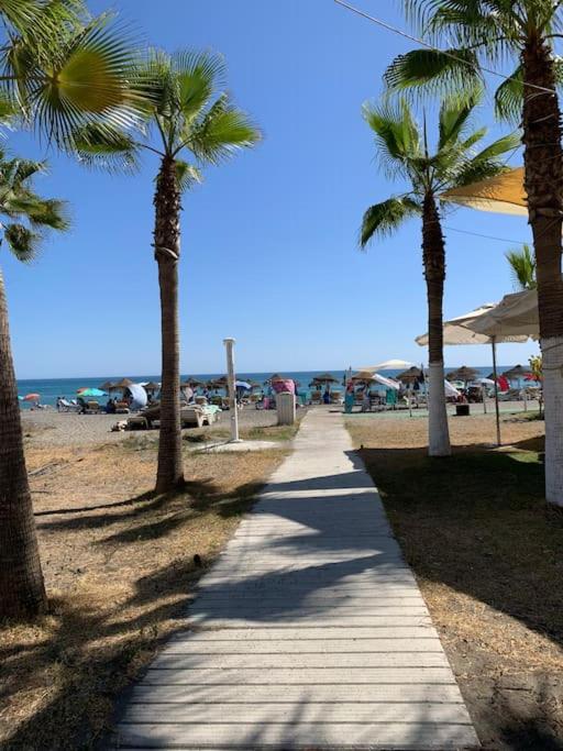 Casa Aurora Beach Apartment first sea line
