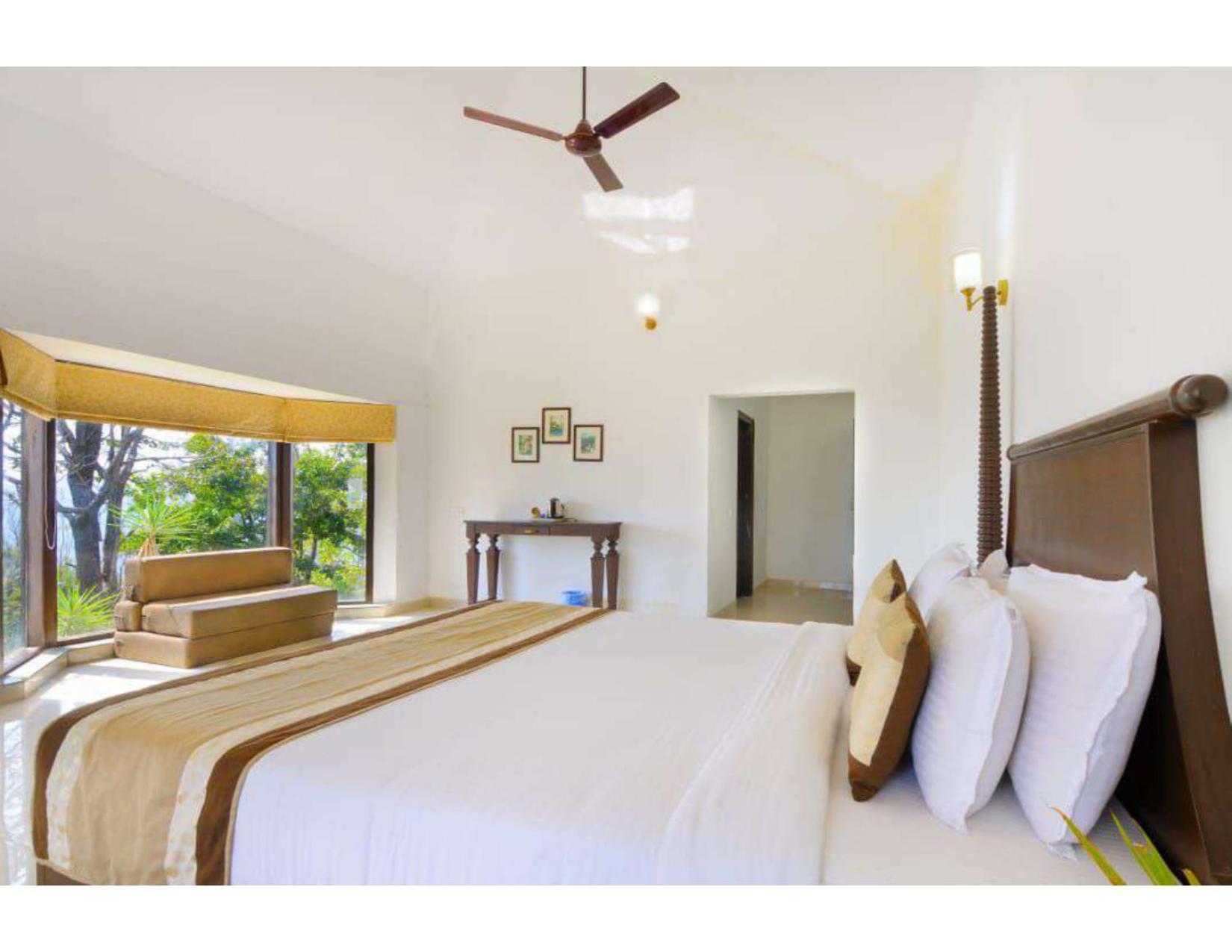 Van the retreat view 4