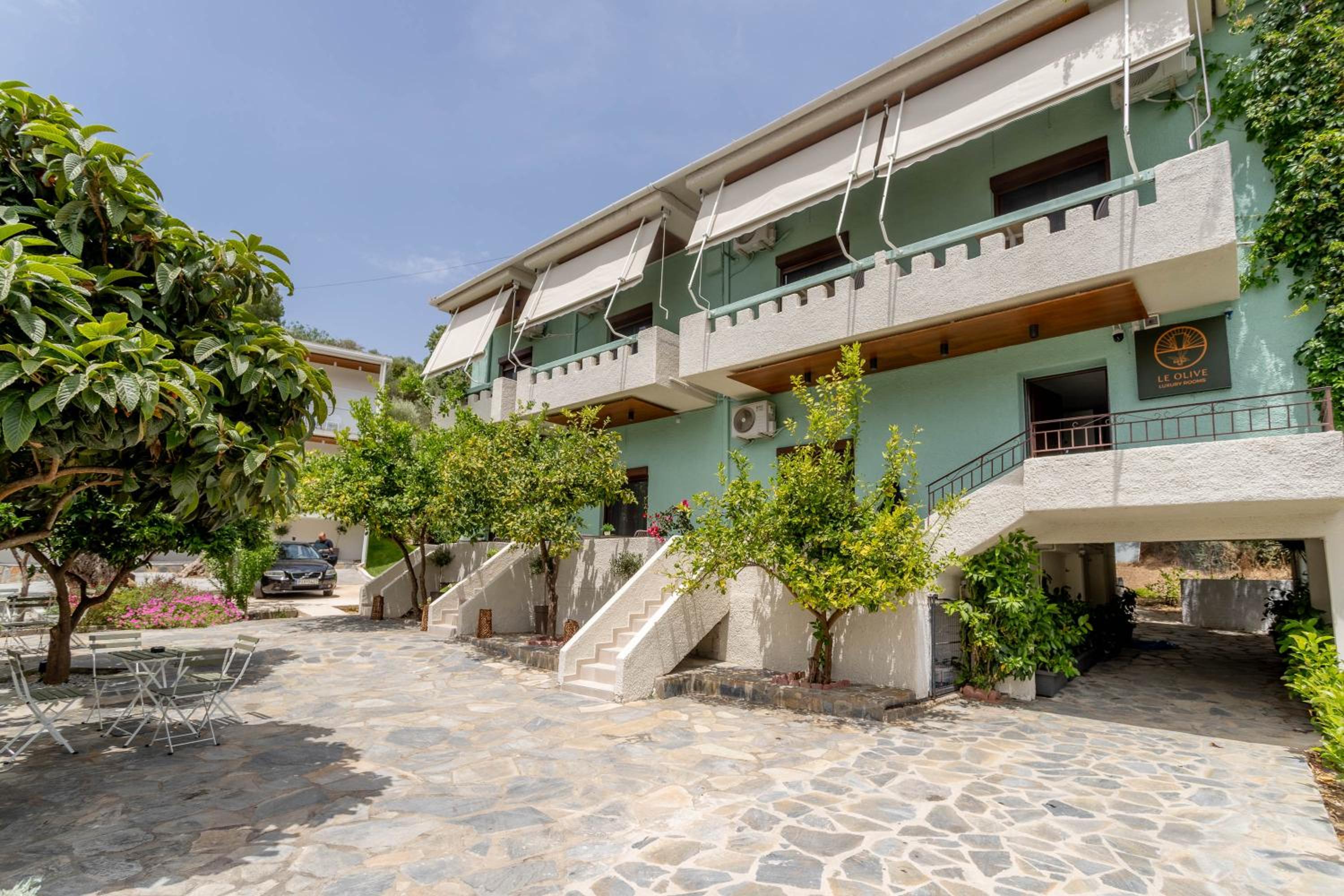 Pteleo Apartments