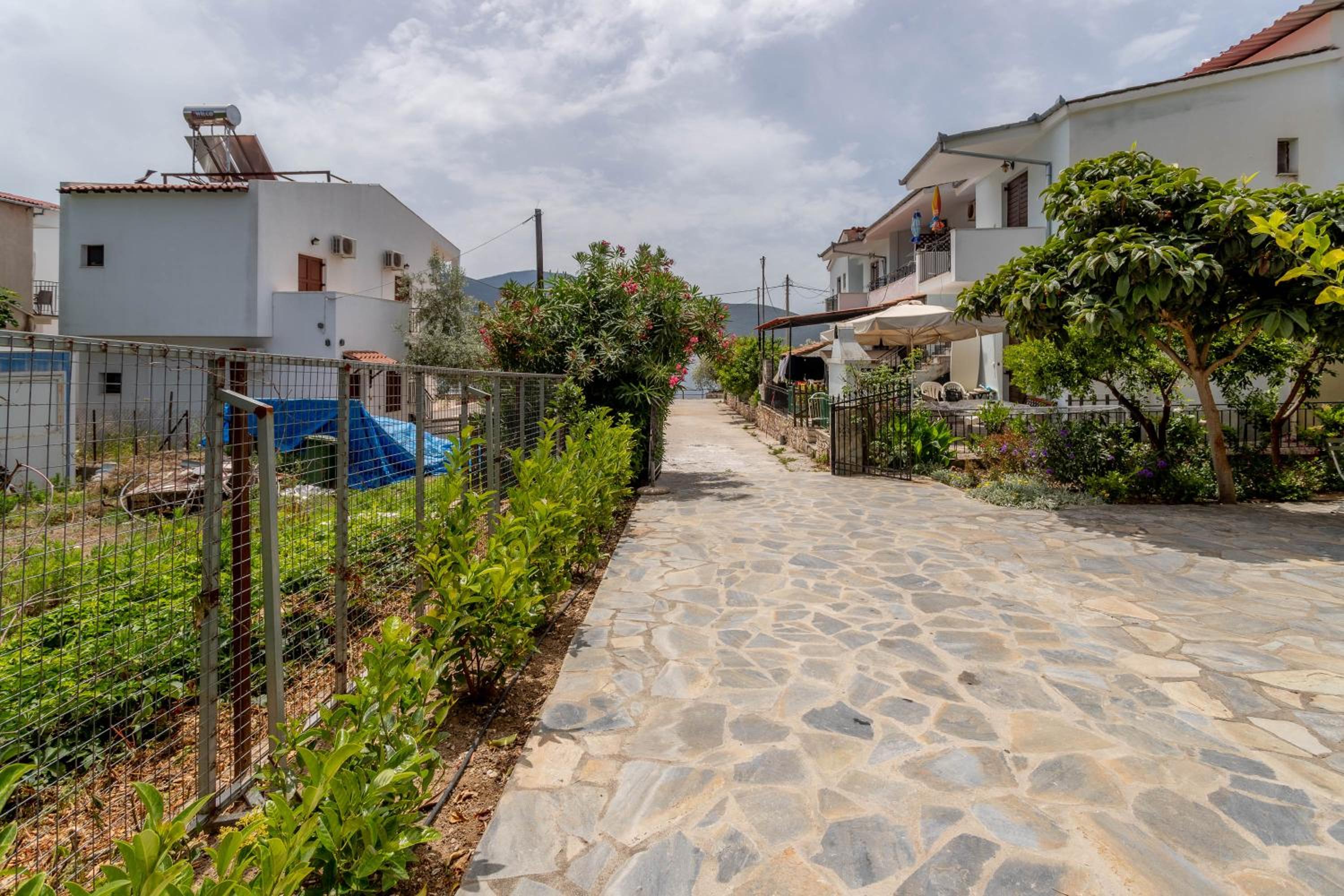Pteleo Apartments