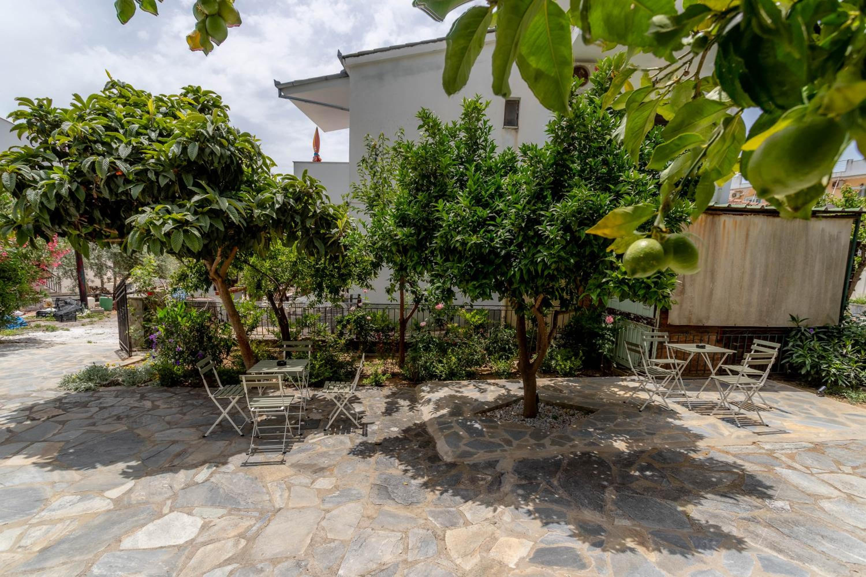Pteleo Apartments