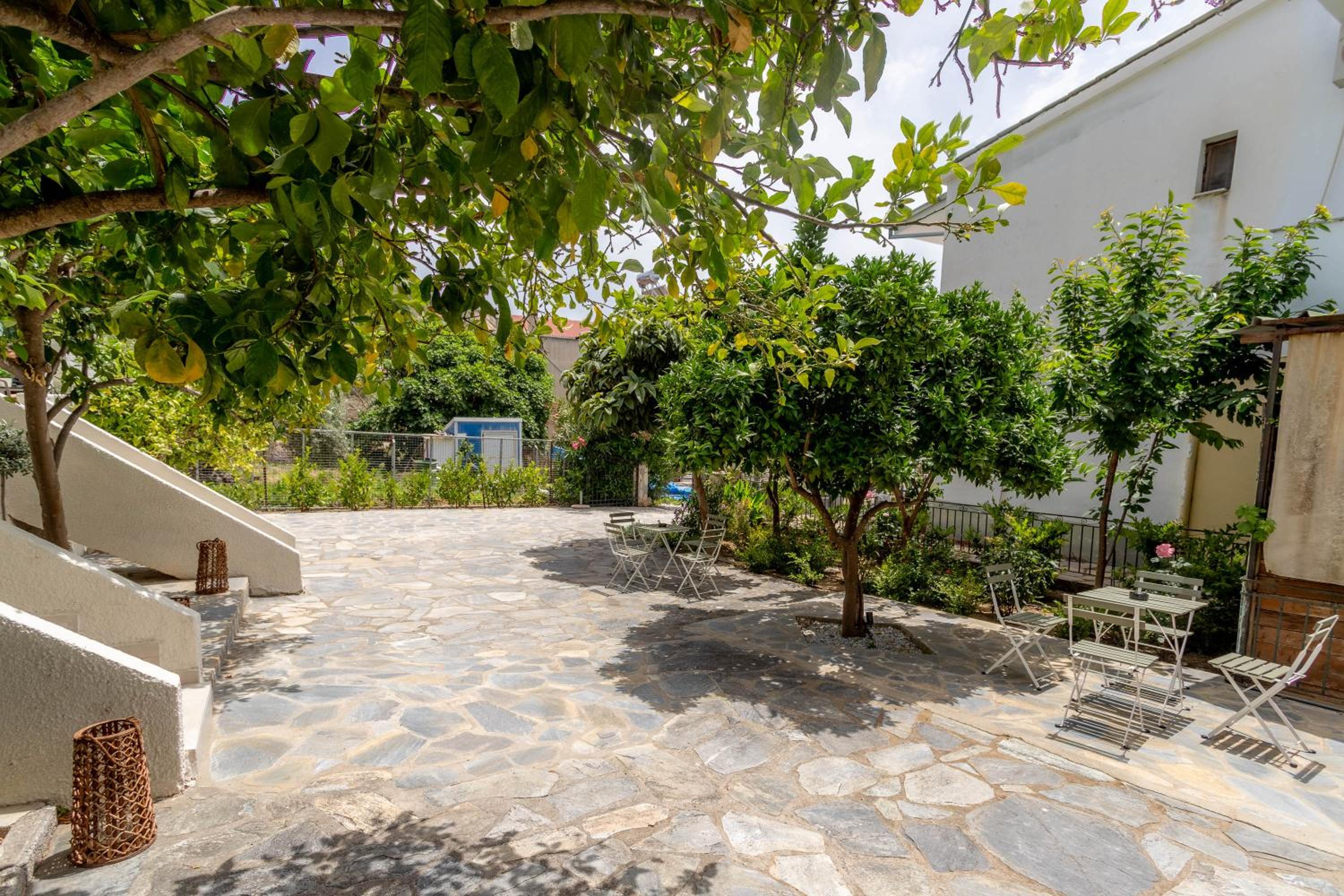 Pteleo Apartments